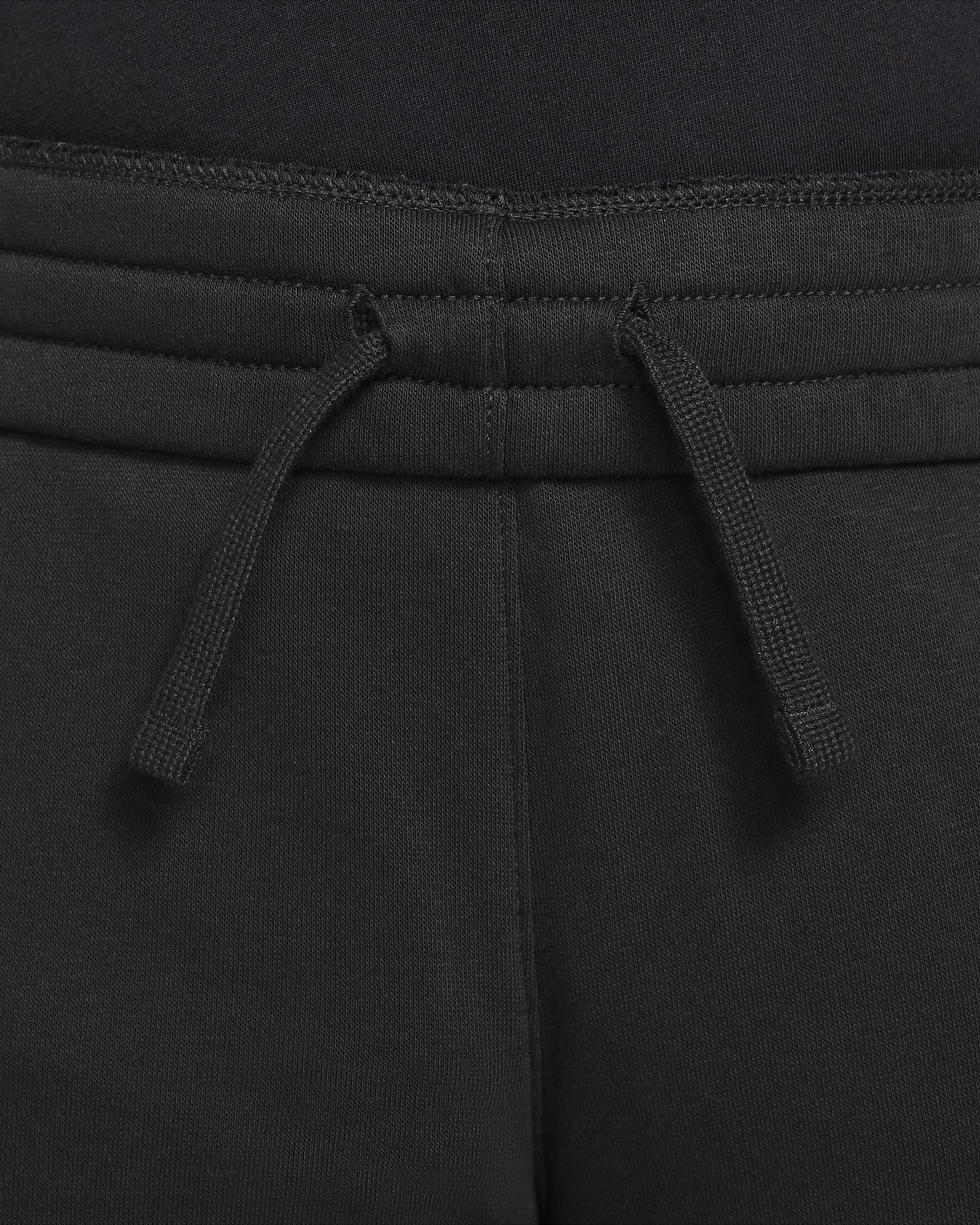 Joggery dla dużych dzieci Nike Sportswear Club Fleece (szersze rozmiary) - Czerń/Biel