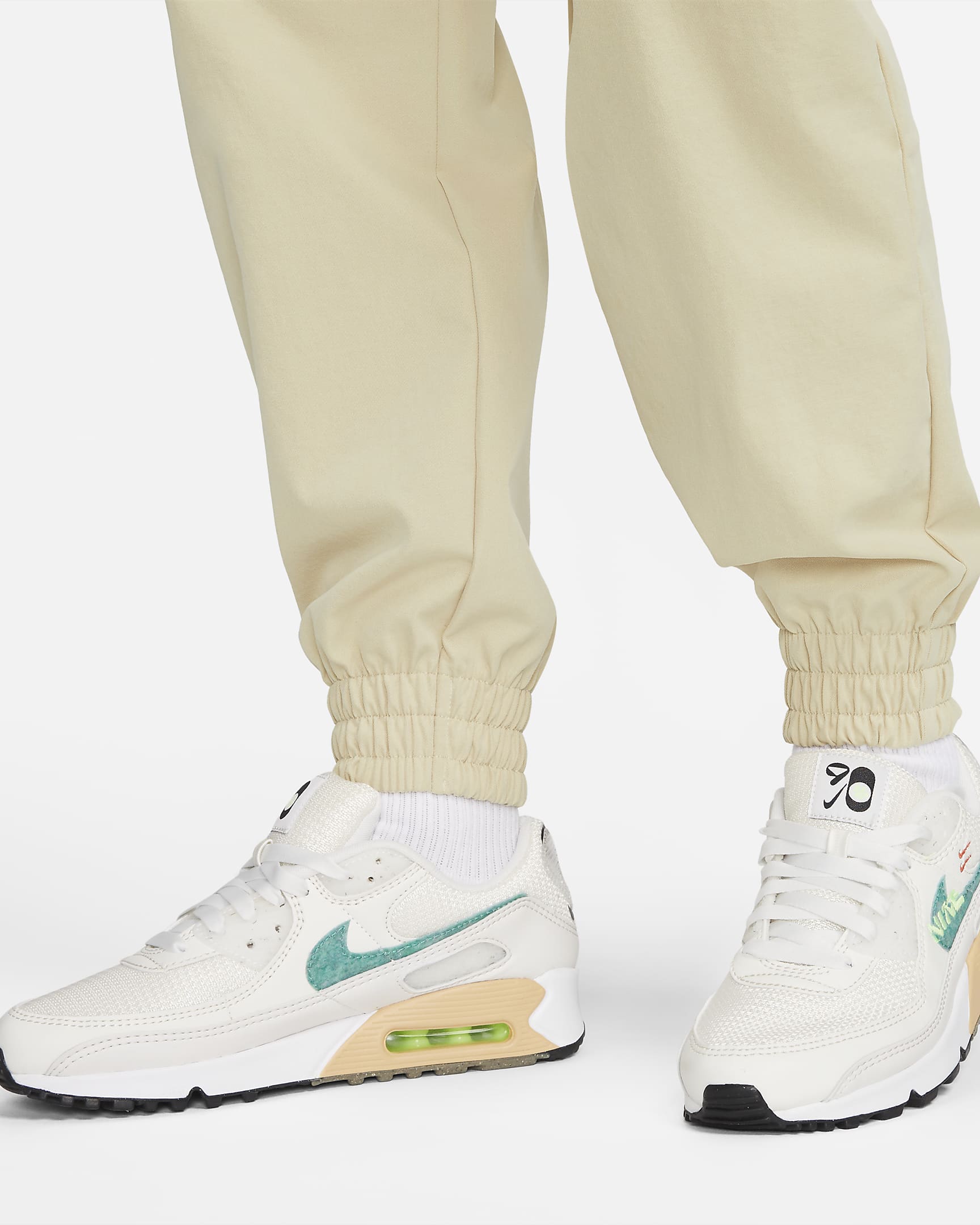 Nike Sportswear Swoosh Women's Woven Trousers. Nike LU