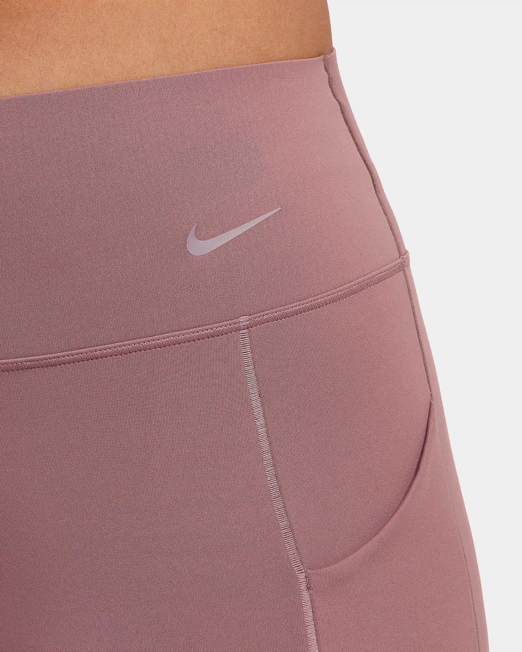 Nike Universa 7/8-legging met halfhoge taille, zakken en medium ondersteuning voor dames - Smokey Mauve/Zwart