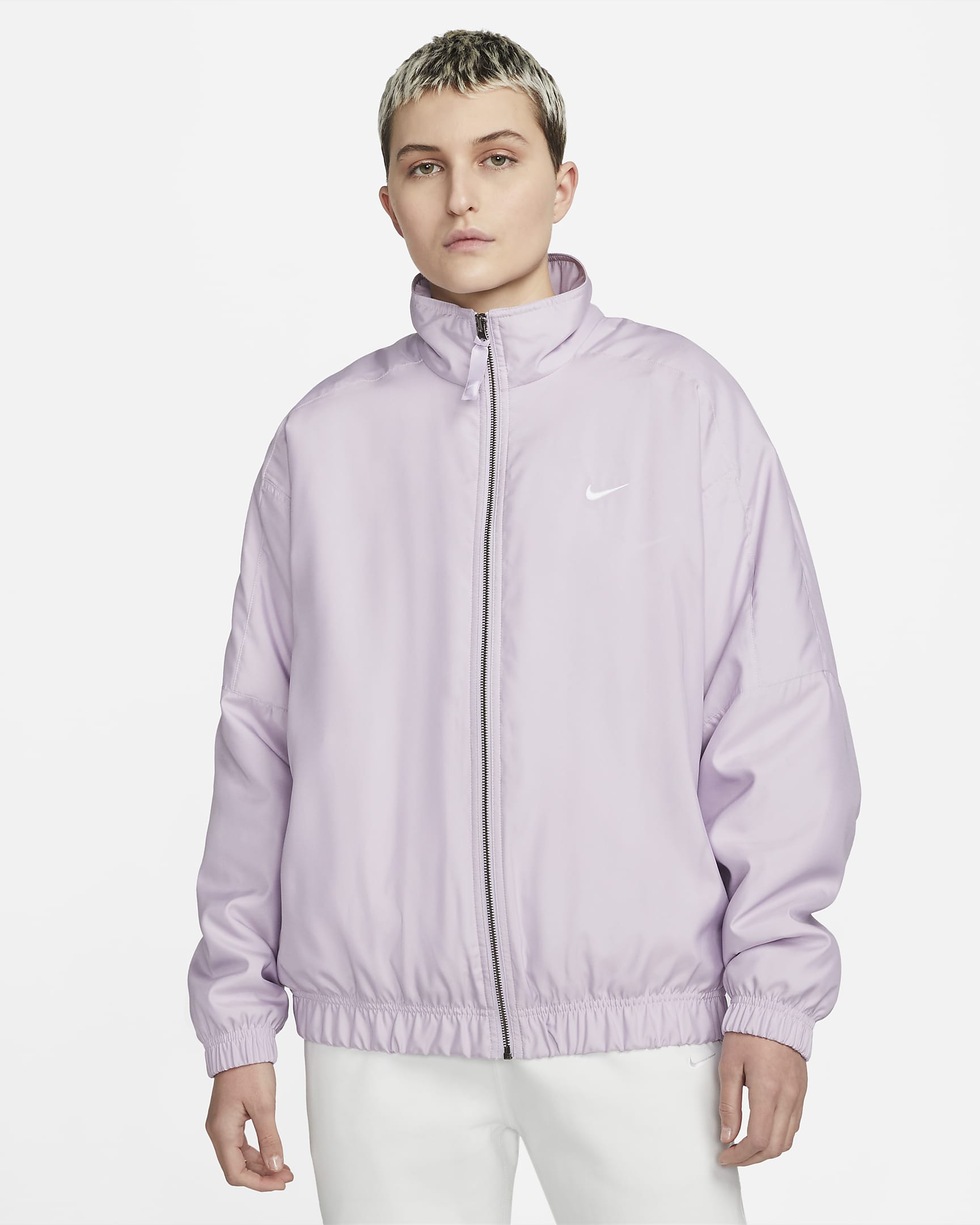 Chamarra bomber satinada Nike Solo Swoosh. Nike.com