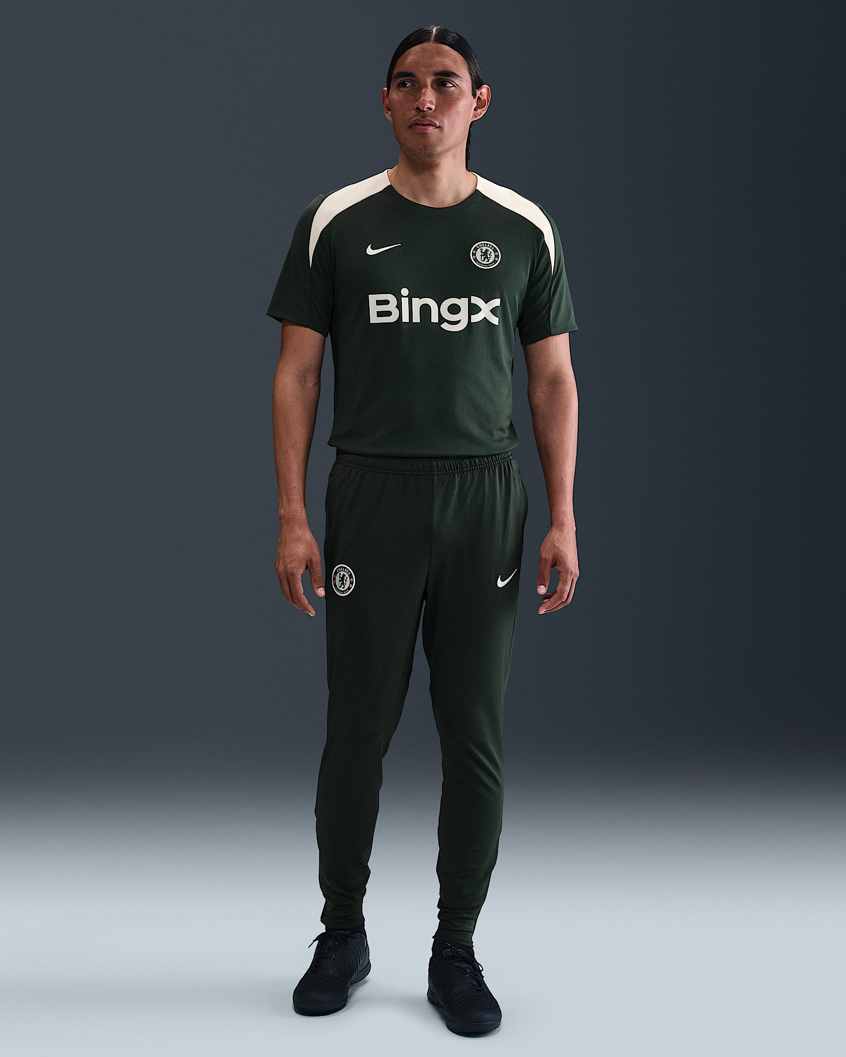 Chelsea FC Strike Pantalón de fútbol de tejido Knit Nike Dri-FIT - Hombre - Outdoor Green/Phantom/Phantom