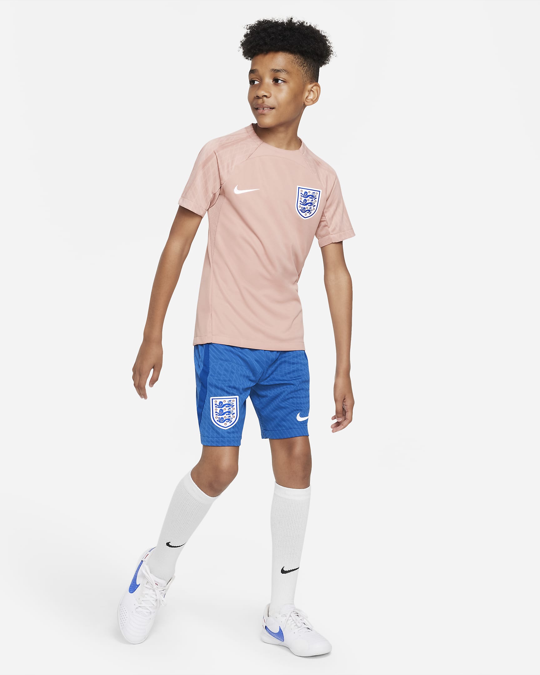 England Strike Older Kids' Nike Dri-FIT Knit Football Shorts. Nike BG