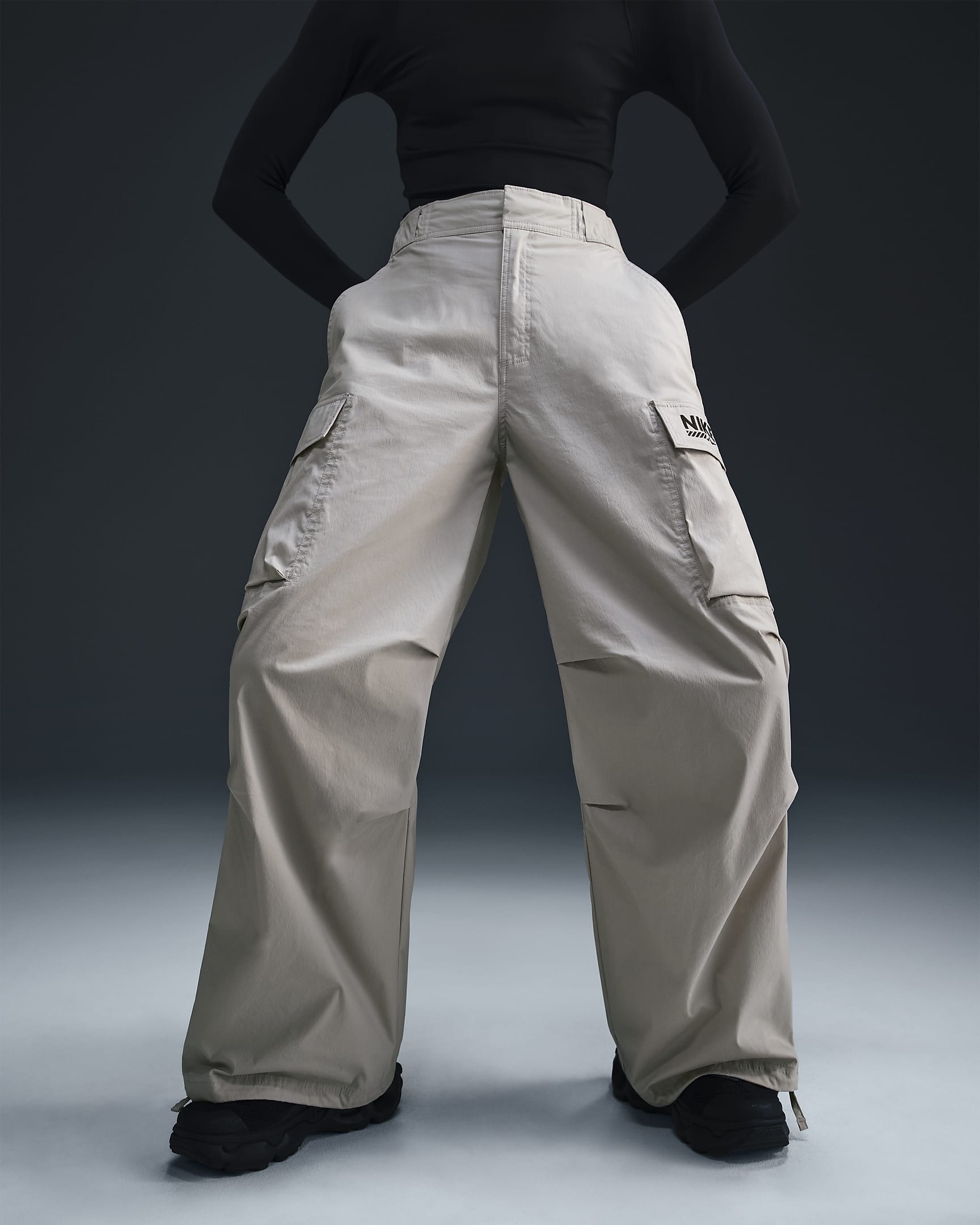 Nike Woven Wide-Leg Trousers Women's