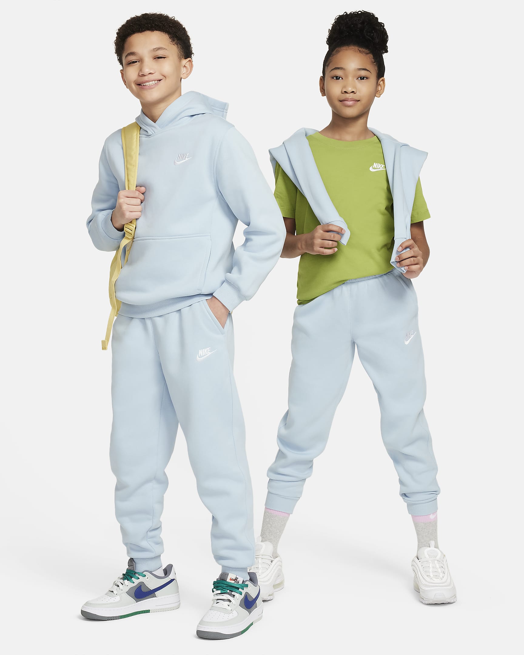 Nike Sportswear Club Fleece joggingbroek voor kids - Light Armory Blue/Wit