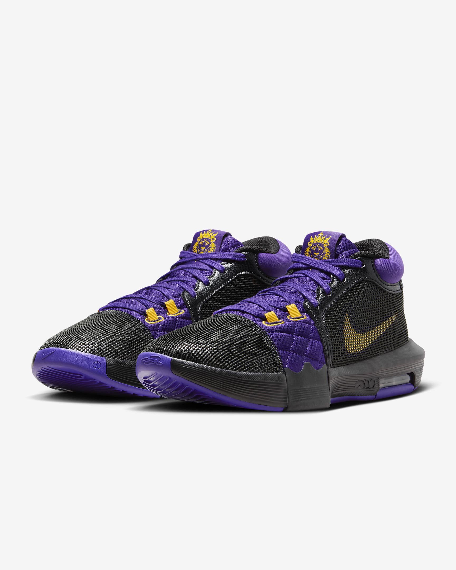 Calzado de básquetbol LeBron Witness 8 - Negro/Morado campo/Oro universitario