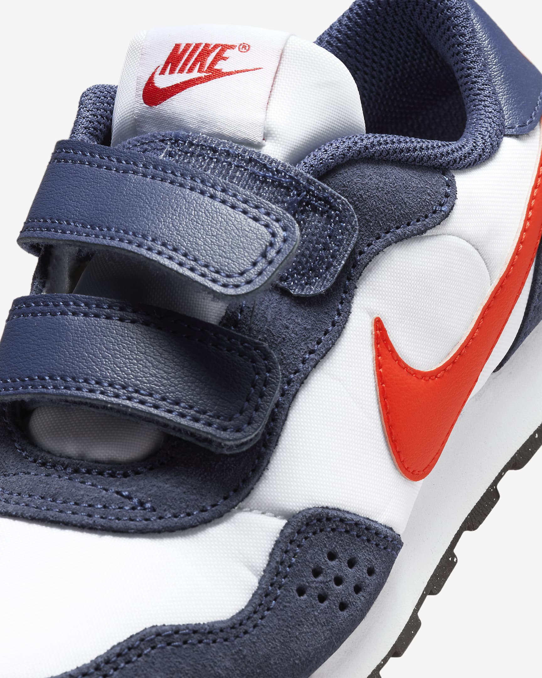 Nike MD Valiant Younger Kids' Shoe. Nike LU