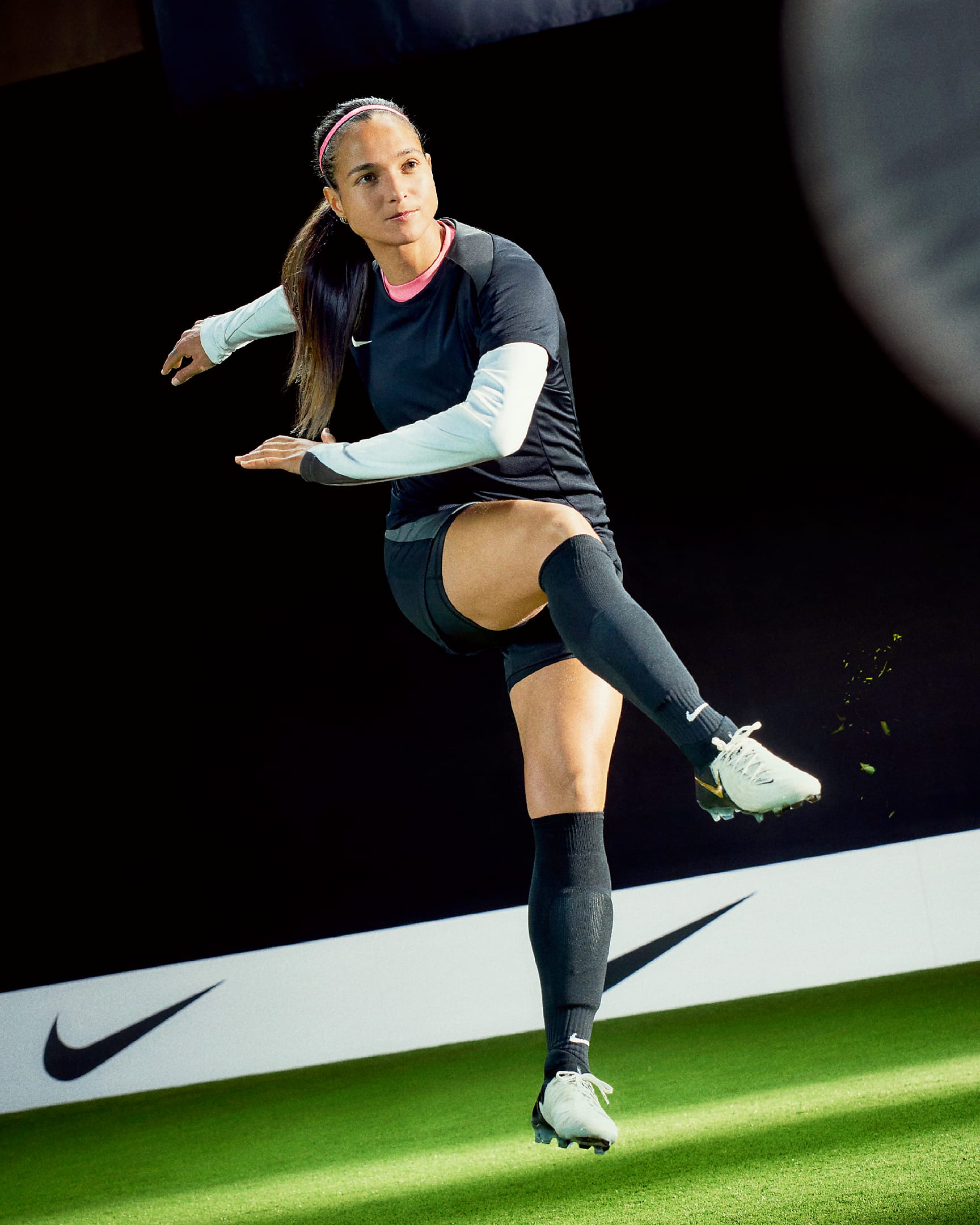 Nike Phantom Luna 2 Elite FG High-Top Football Boot. Nike UK