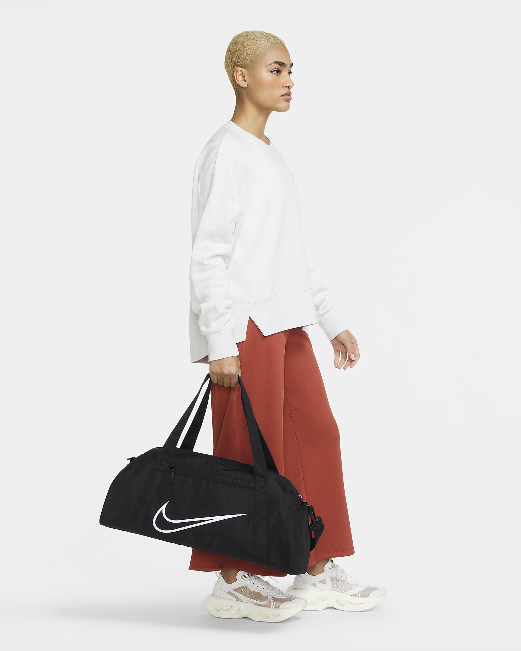 Nike Gym Club Women's Training Duffel Bag (24L). Nike ID