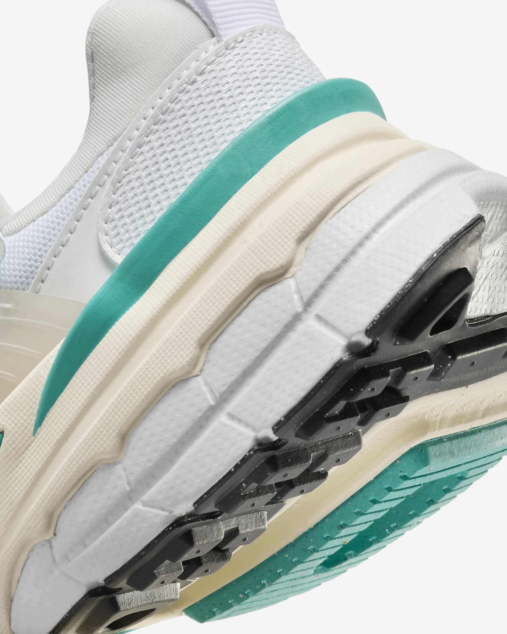 Chaussure Nike V2K Run - Blanc/Coconut Milk/Summit White/Dusty Cactus
