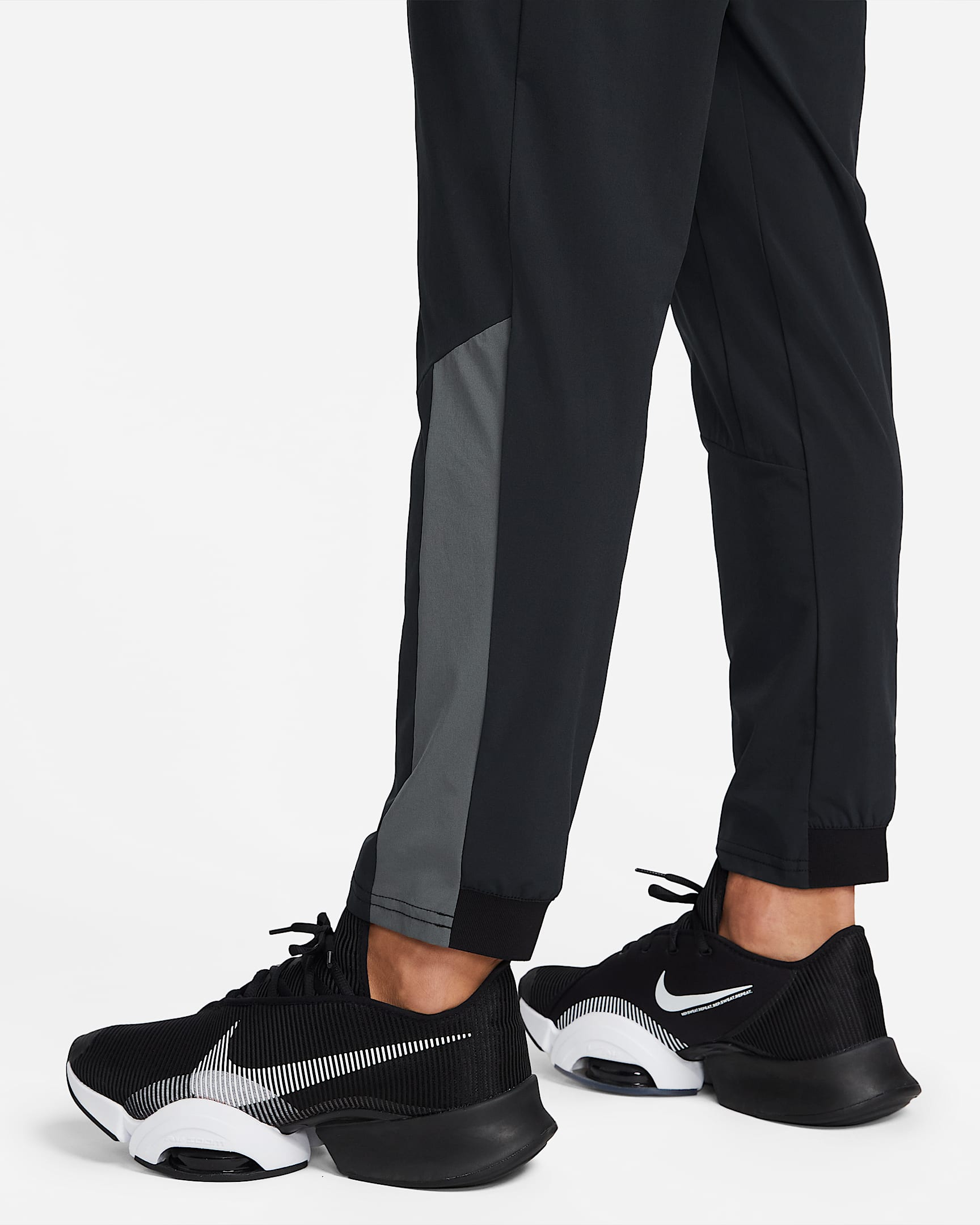 Nike Pro DriFIT Vent Max Men's Training Trousers. Nike DK