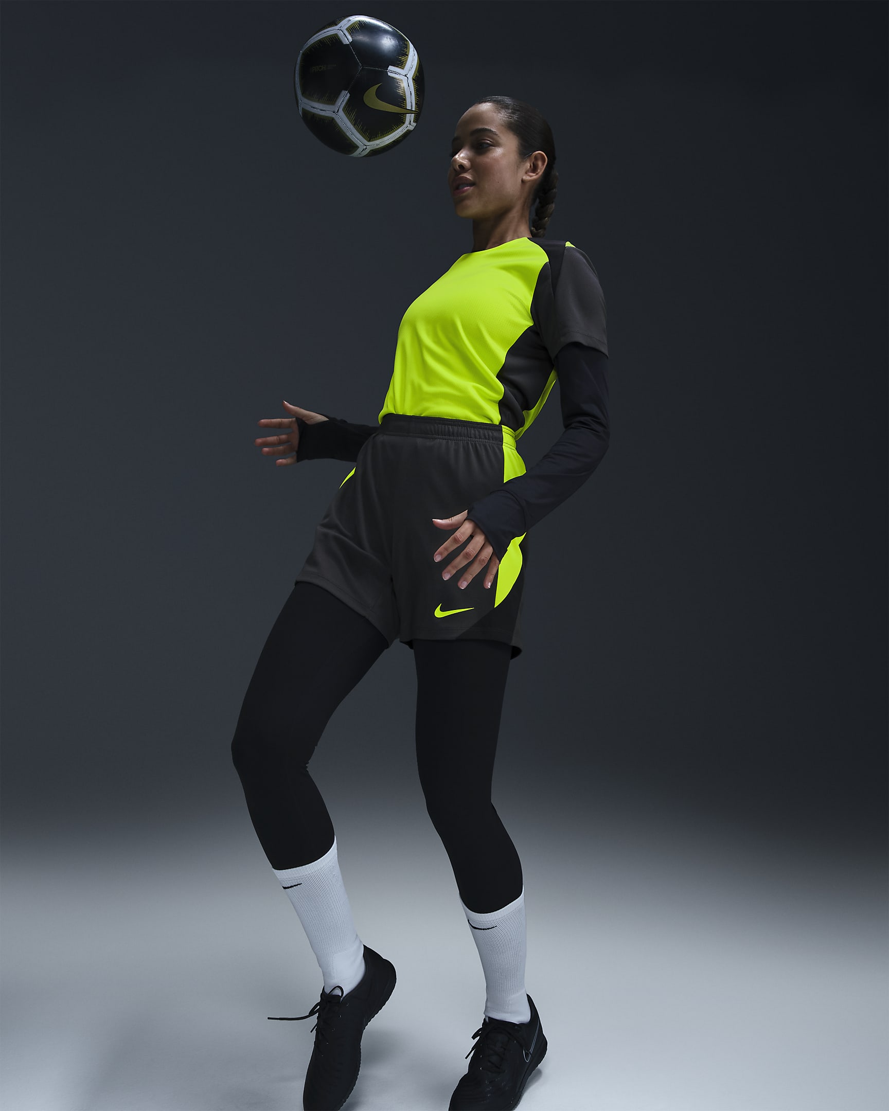 Nike Strike Dri-FIT fodboldshorts til kvinder - Anthracite/sort/Volt/Volt