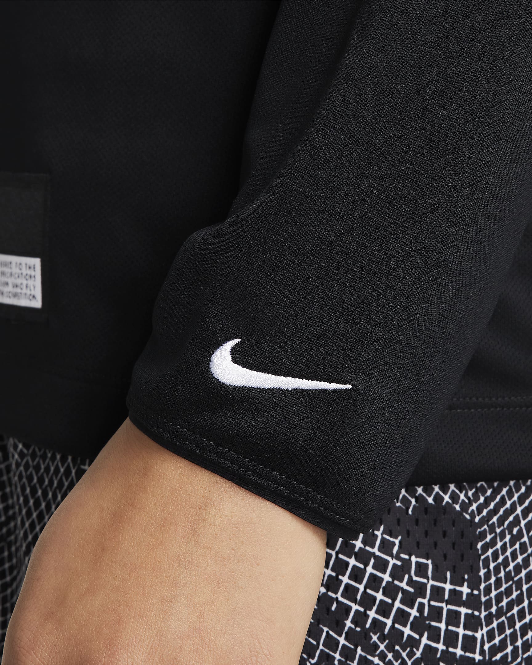 Nike Women's Dri-FIT Long-Sleeve Warm-Up Basketball Top. Nike CA