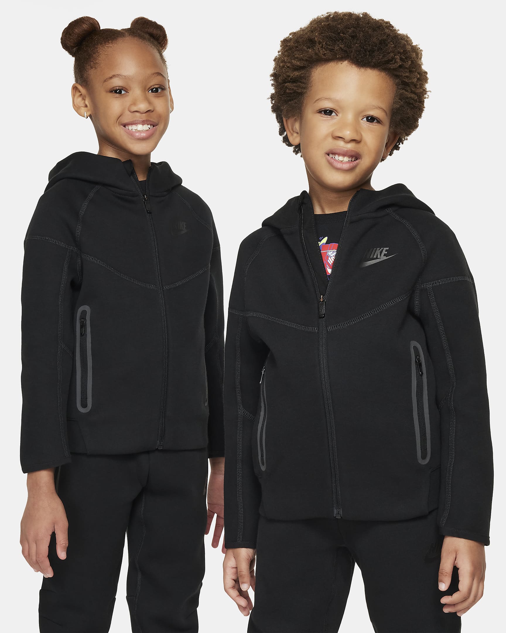 Nike Sportswear Tech Fleece Full-Zip Set 2-teiliges Hoodie-Set für jüngere Kinder - Schwarz