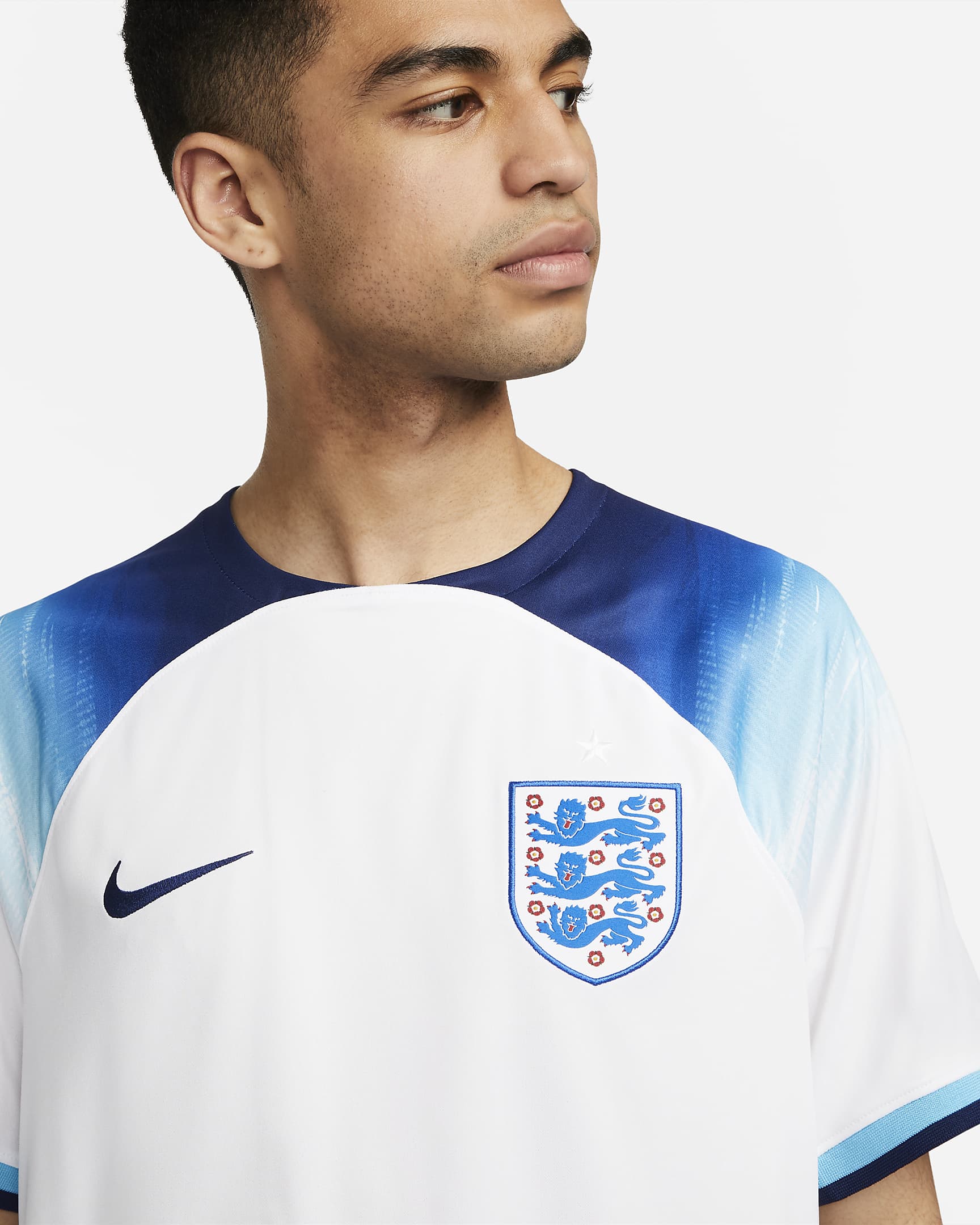 England 2022/23 Stadium Home Men's Nike DriFIT Football Shirt. Nike SK