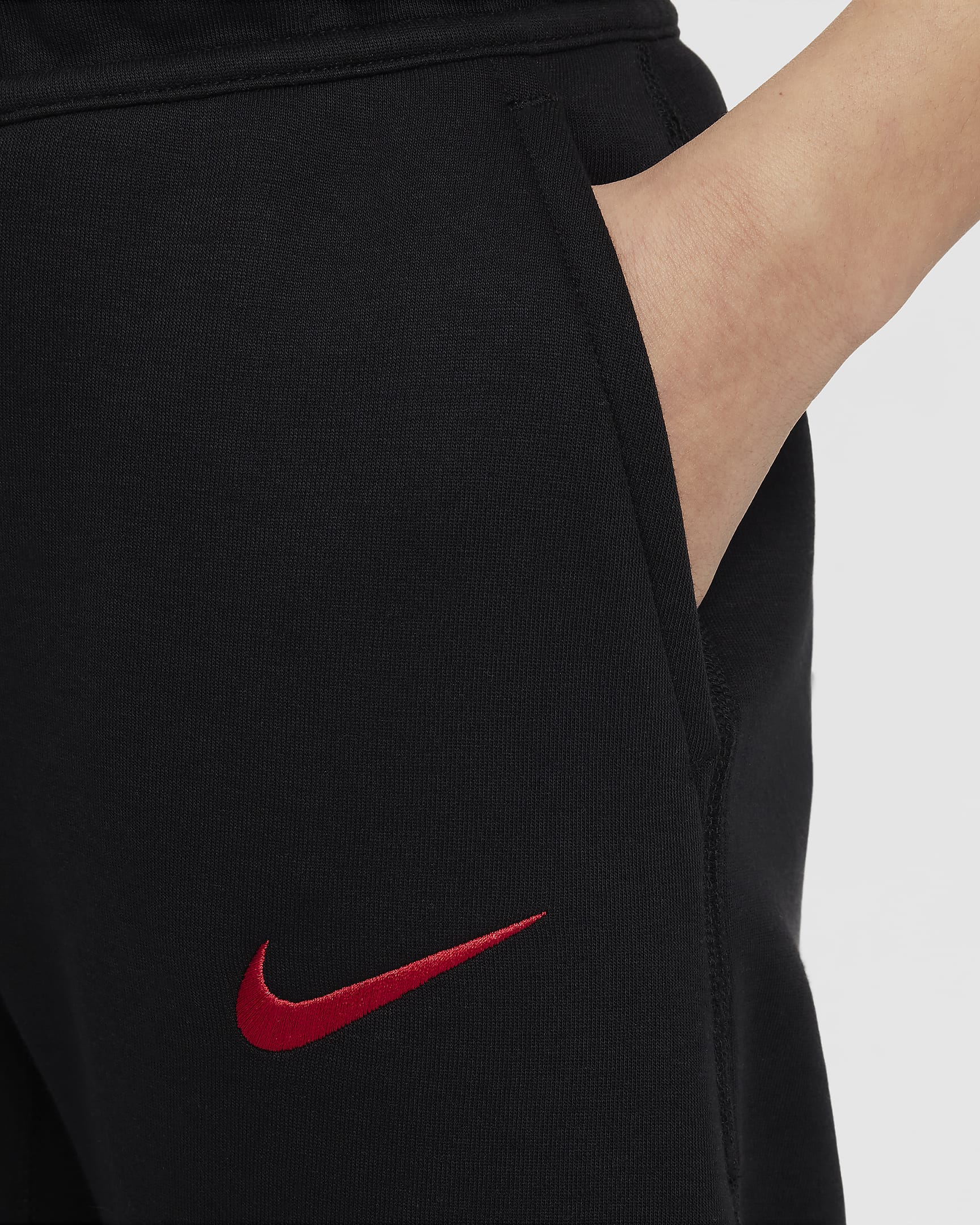 Liverpool FC Tech Fleece Nike Genç Çocuk (Erkek) Futbol Eşofman Altı - Siyah/Siyah/Gym Red