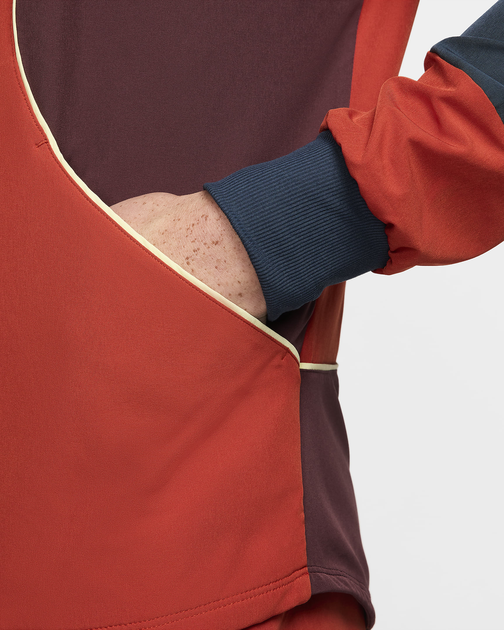 Veste de tennis Dri-FIT NikeCourt Advantage pour homme - Dragon Red/Burgundy Crush/Armory Navy/Blanc