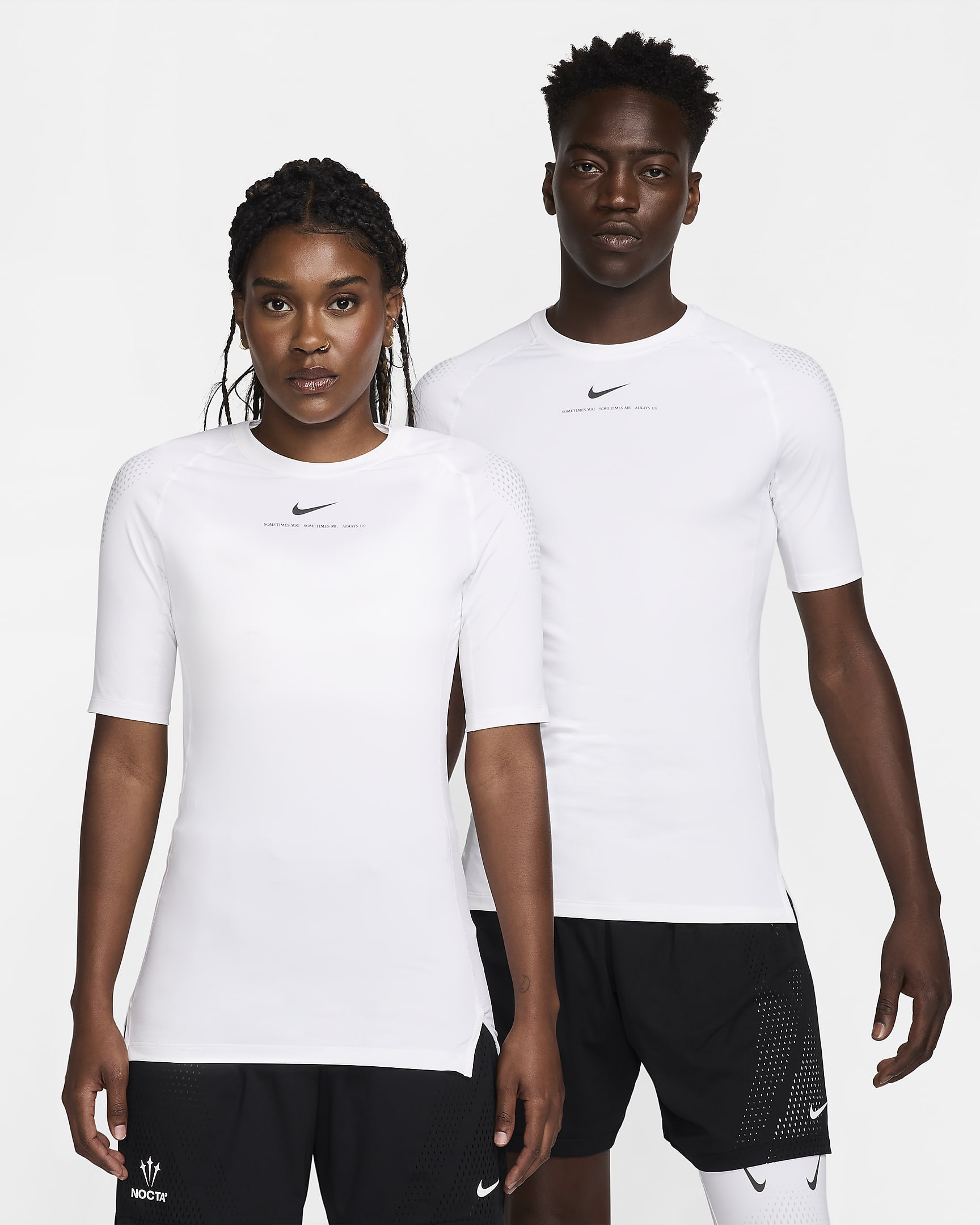 Haut de basketball première couche à manches courtes NOCTA pour Homme - Blanc/Noir