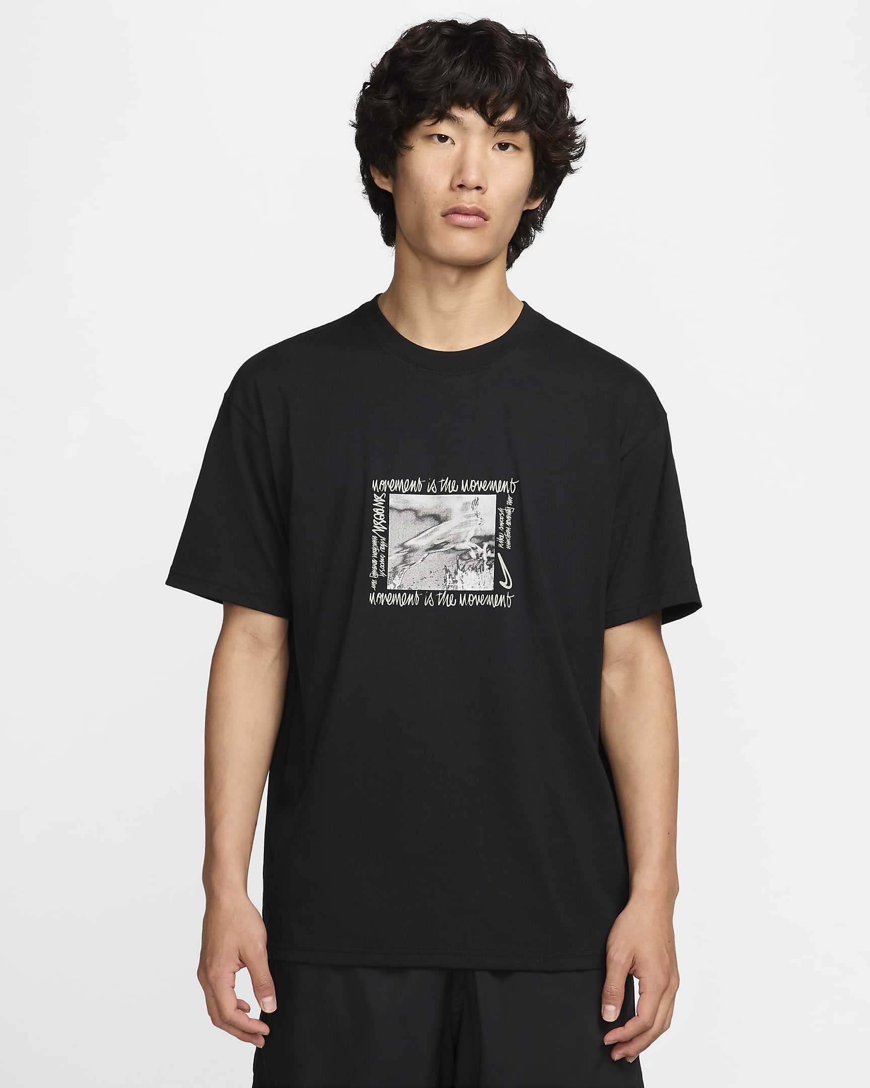 Nike Sportswear 男款 T 恤 - 黑色