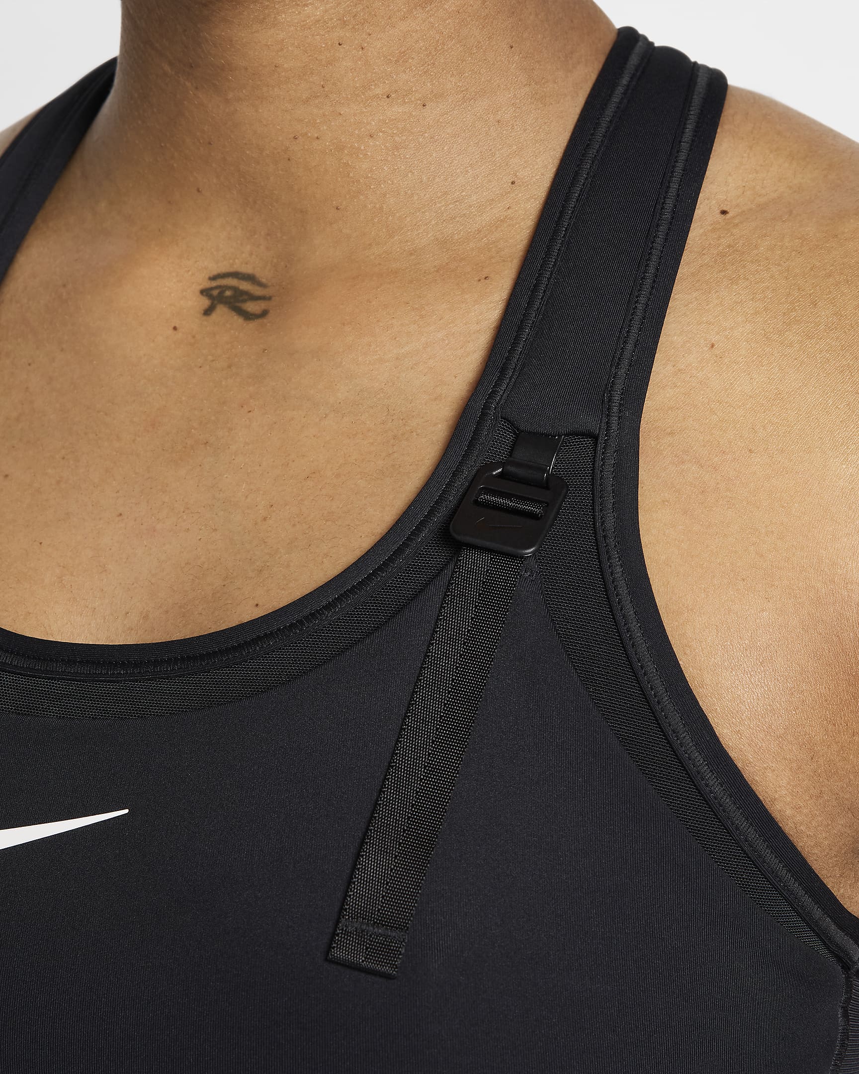 Brassière de sport adaptée à l'allaitement et aux tire-laits portables Nike (M) Swoosh pour femme (maternité) - Noir/Noir/Blanc