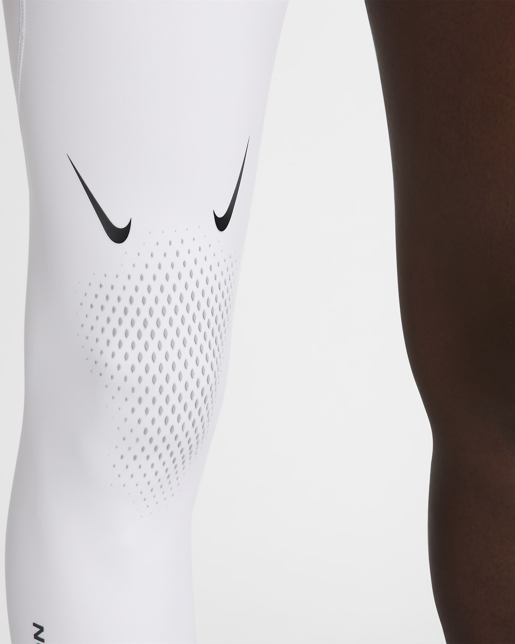 NOCTA Single-Leg-Basketball-Tights für Herren (rechts) - Weiß/Schwarz