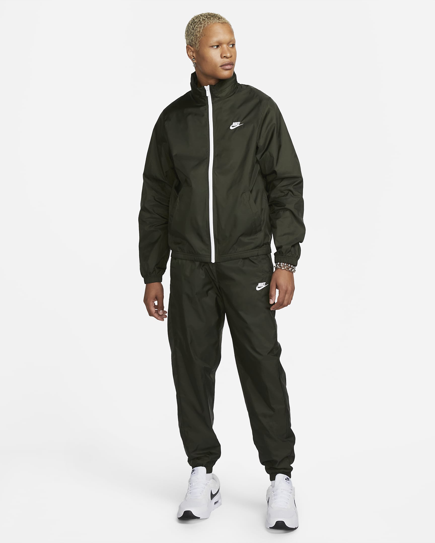 Nike Sportswear Club Men's Lined Woven Tracksuit. Nike BE
