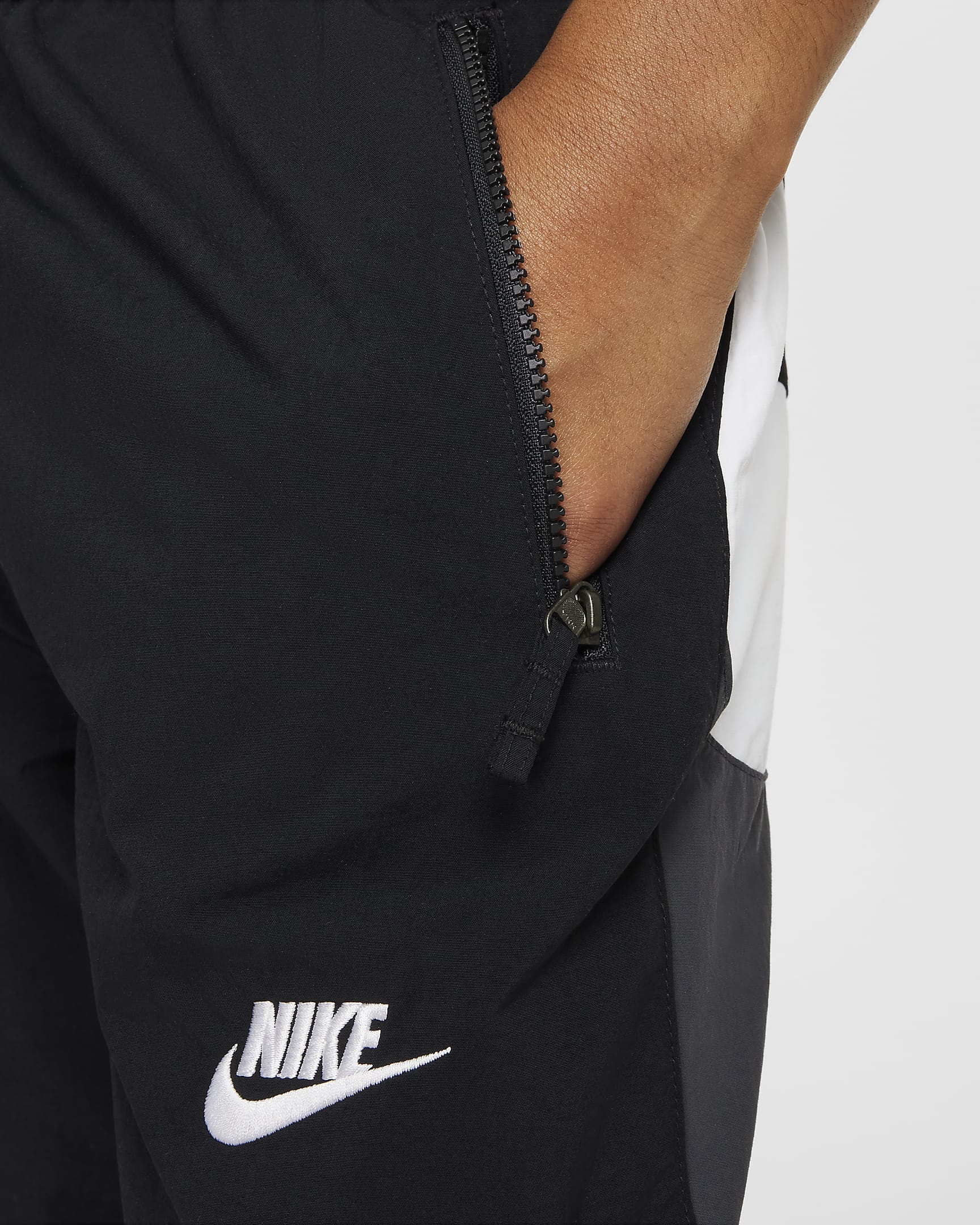 Nike Sportswear Amplify Older Kids' Woven Joggers - Black/Dark Smoke Grey/White