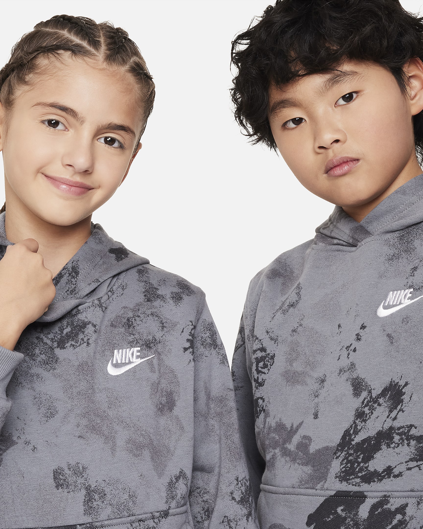 Nike Sportswear Club Fleece Older Kids' Pullover Hoodie - Smoke Grey/White