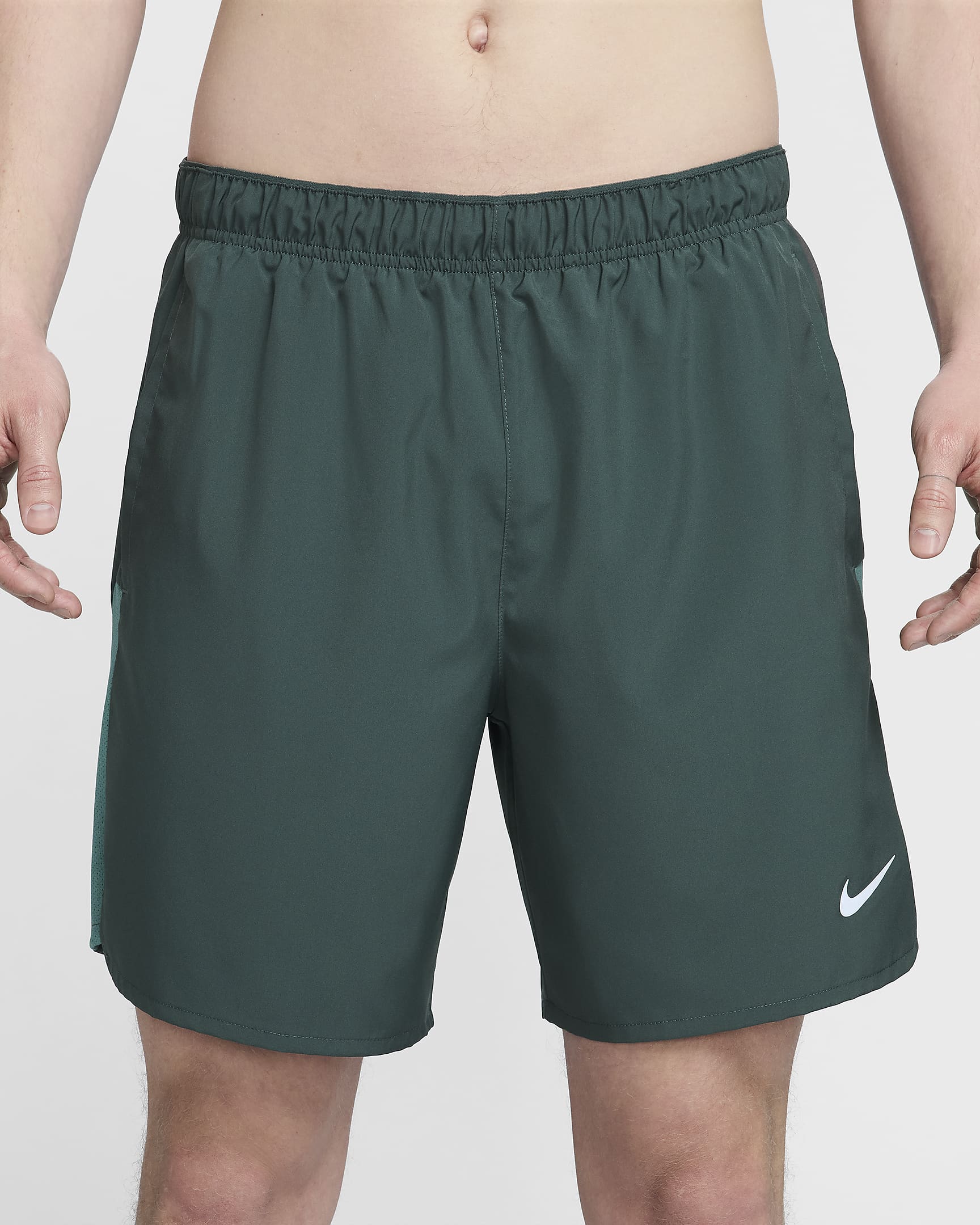 Nike Challenger Dri-FIT 2-in-1-Laufshorts für Herren (ca. 18 cm) - Vintage Green/Bicoastal/Schwarz