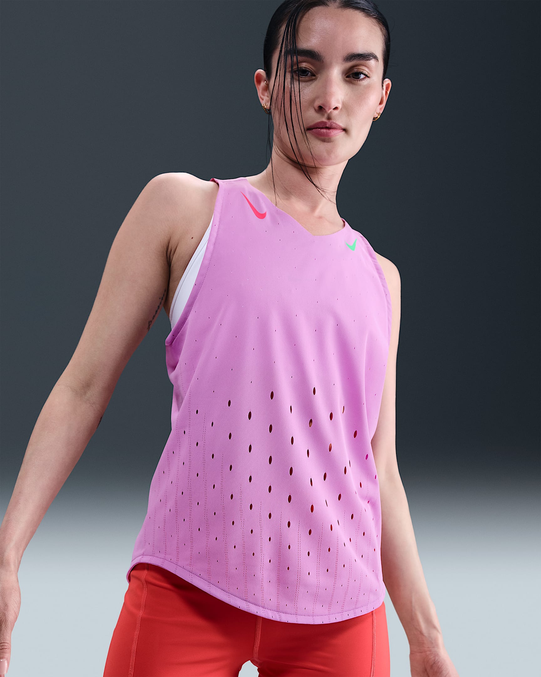 Camiseta sin mangas de correr Dri-FIT ADV para mujer Nike AeroSwift - Fucsia enérgico/Rosa margarita/Verde impacto