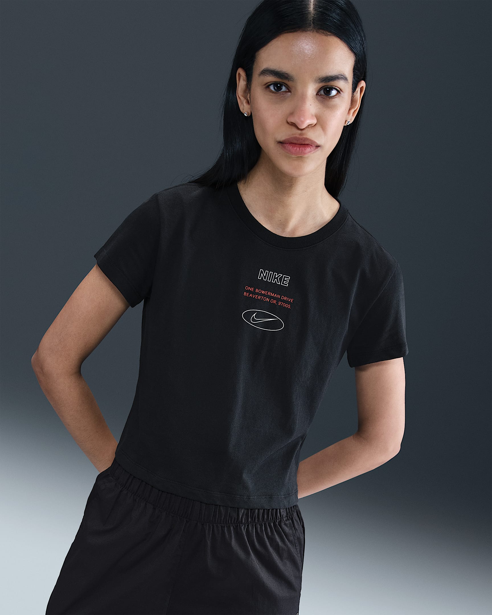 Nike Sportswear Women's Graphic T-Shirt - Black