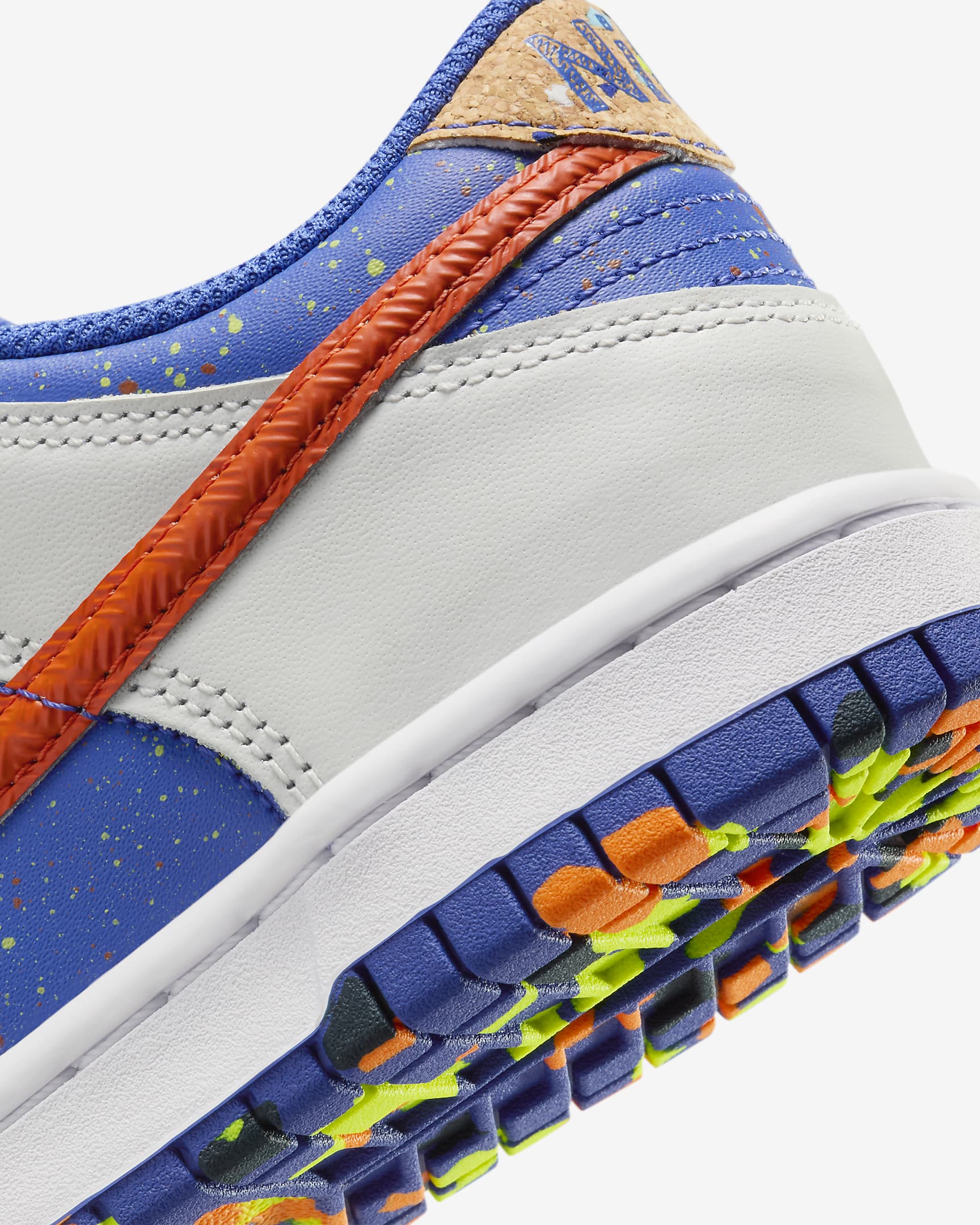 Tenis para niños grandes Nike Dunk Low - Polvo fotón/Azul astronómico/Volt/Naranja total