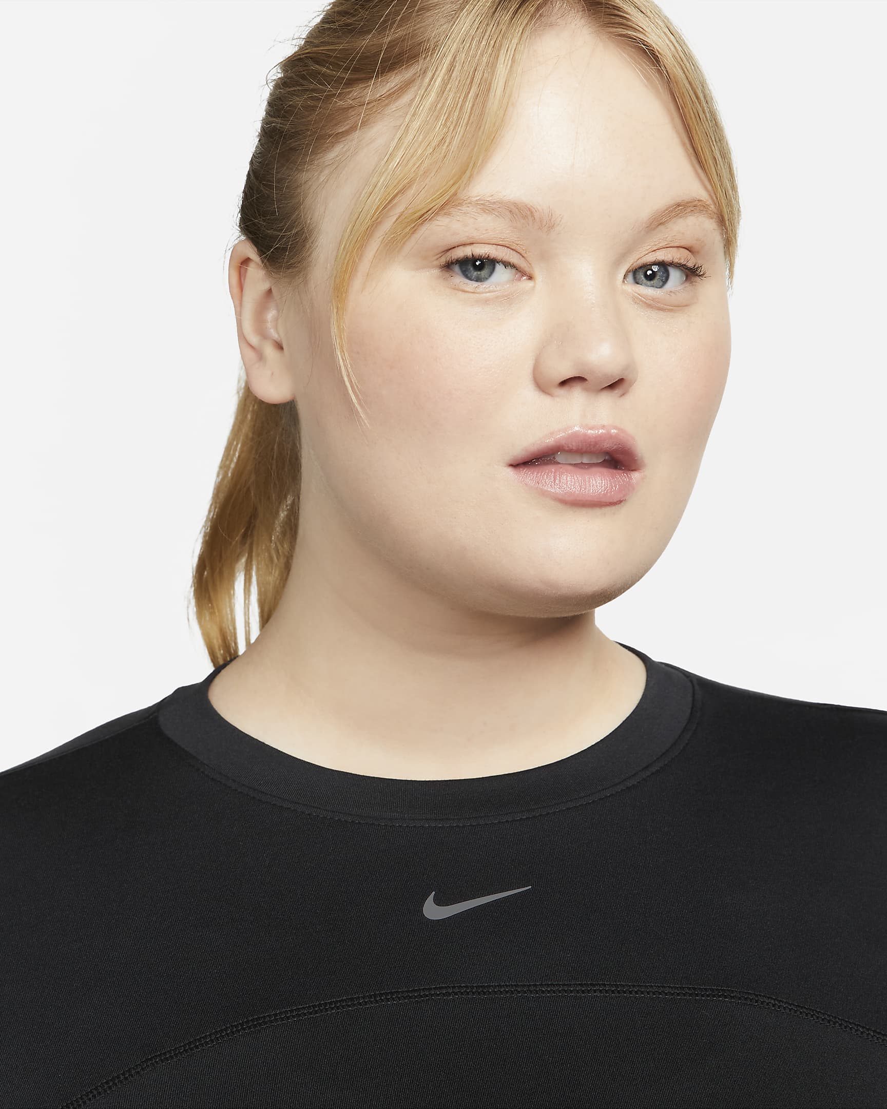 Nike DriFIT Swift UV Women's CrewNeck Running Top (Plus Size). Nike UK
