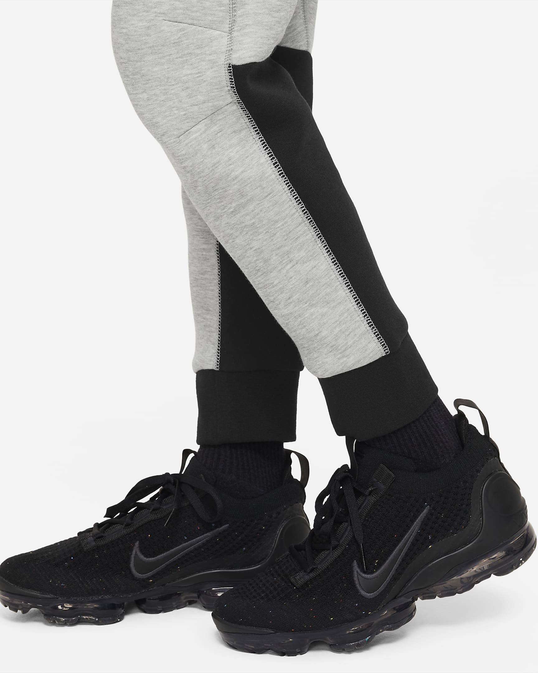 Nike Sportswear Tech Fleece Older Kids' (Boys') Trousers. Nike ZA
