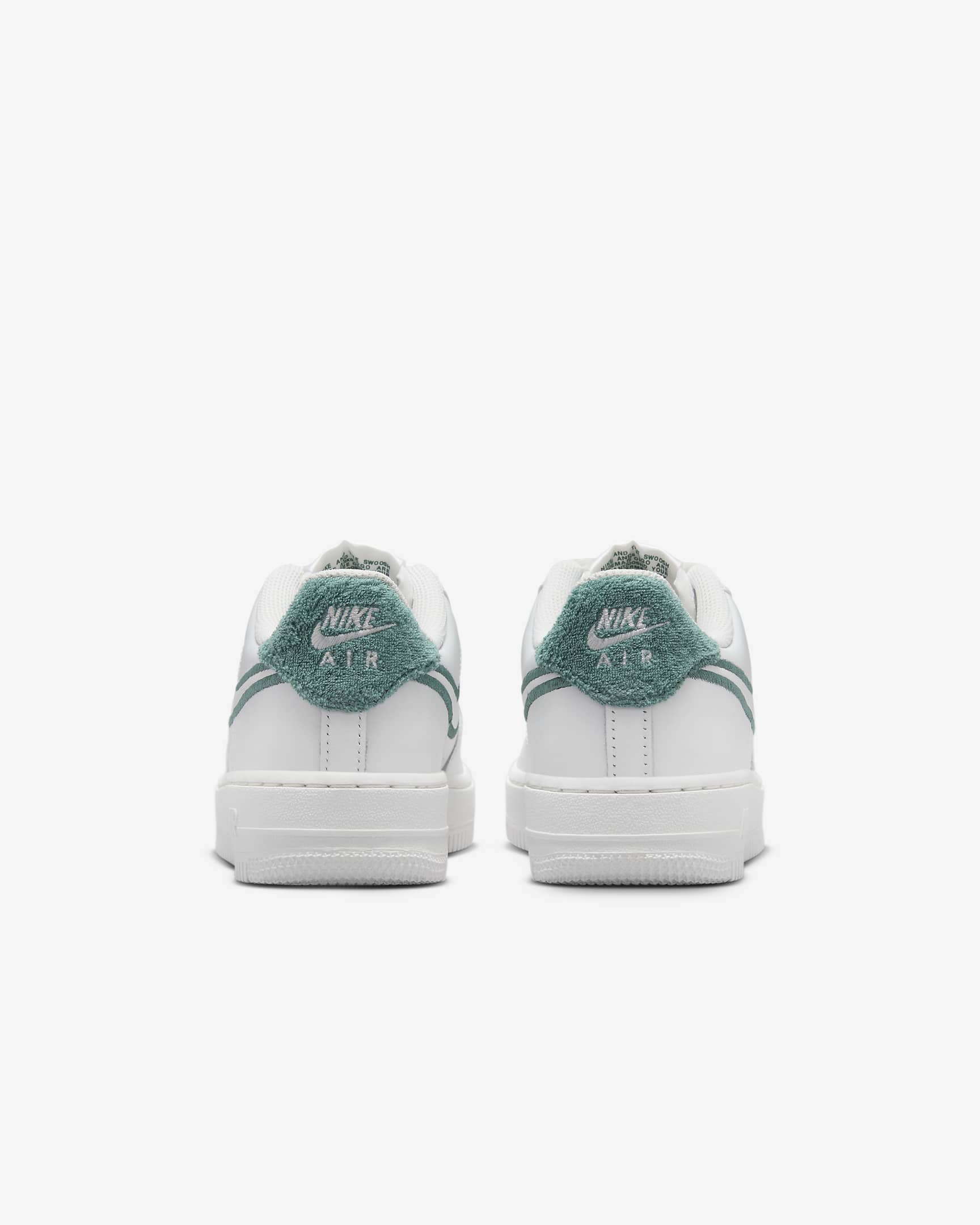 Nike Air Force 1 LV8 3 Older Kids' Shoes. Nike CA