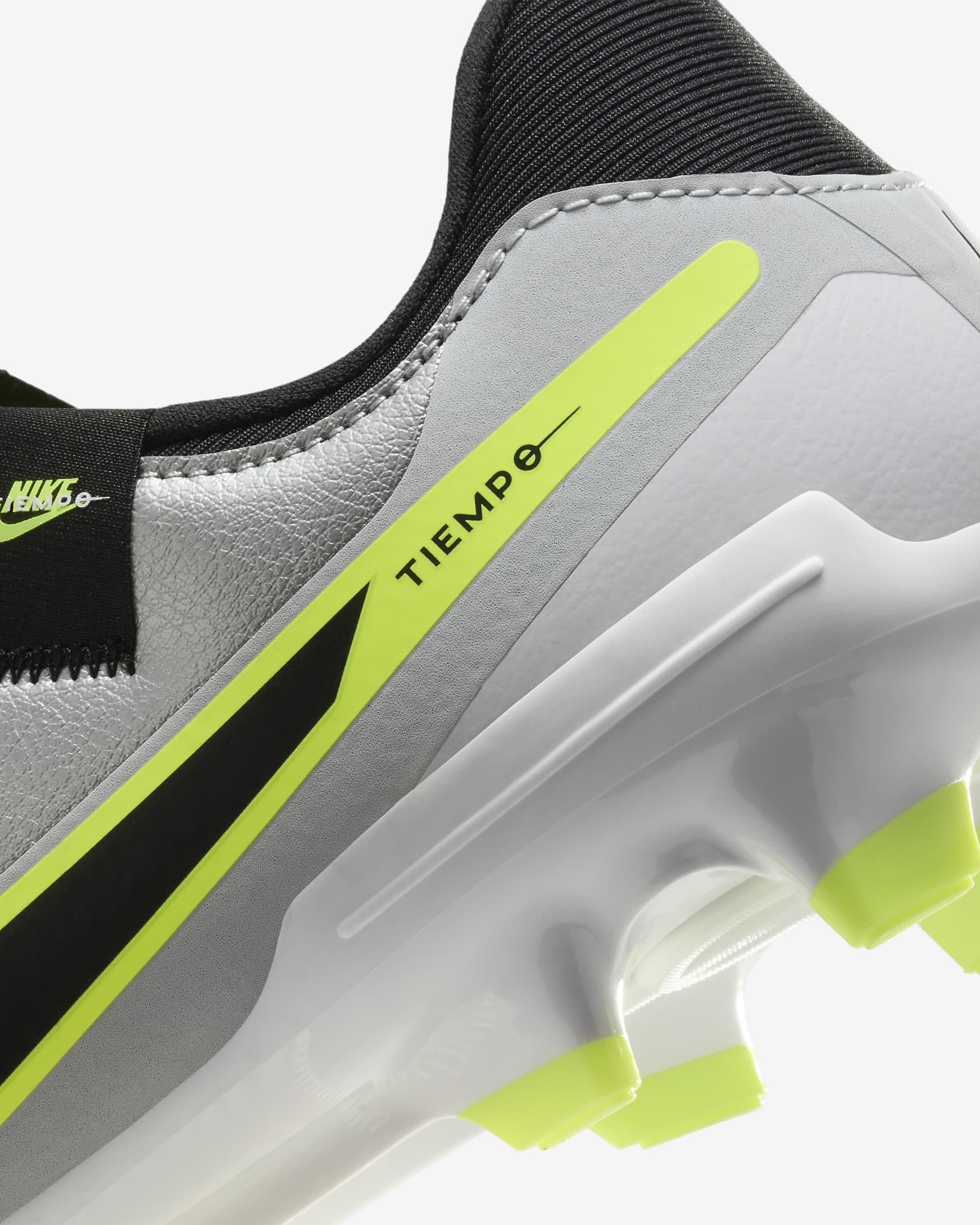 Tacos de fútbol de corte low para terrenos múltiples Nike Tiempo Legend 10 Academy - Plata metalizado/Volt/Negro