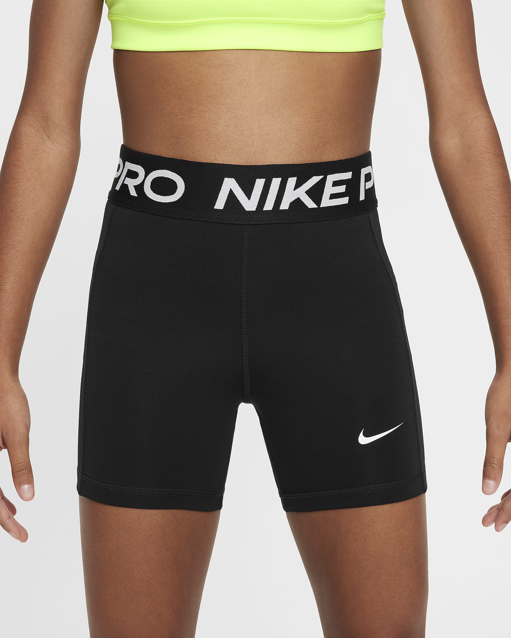 Nike Pro Leak Protection: Dri-FIT-menstruationsshorts til piger - sort/hvid