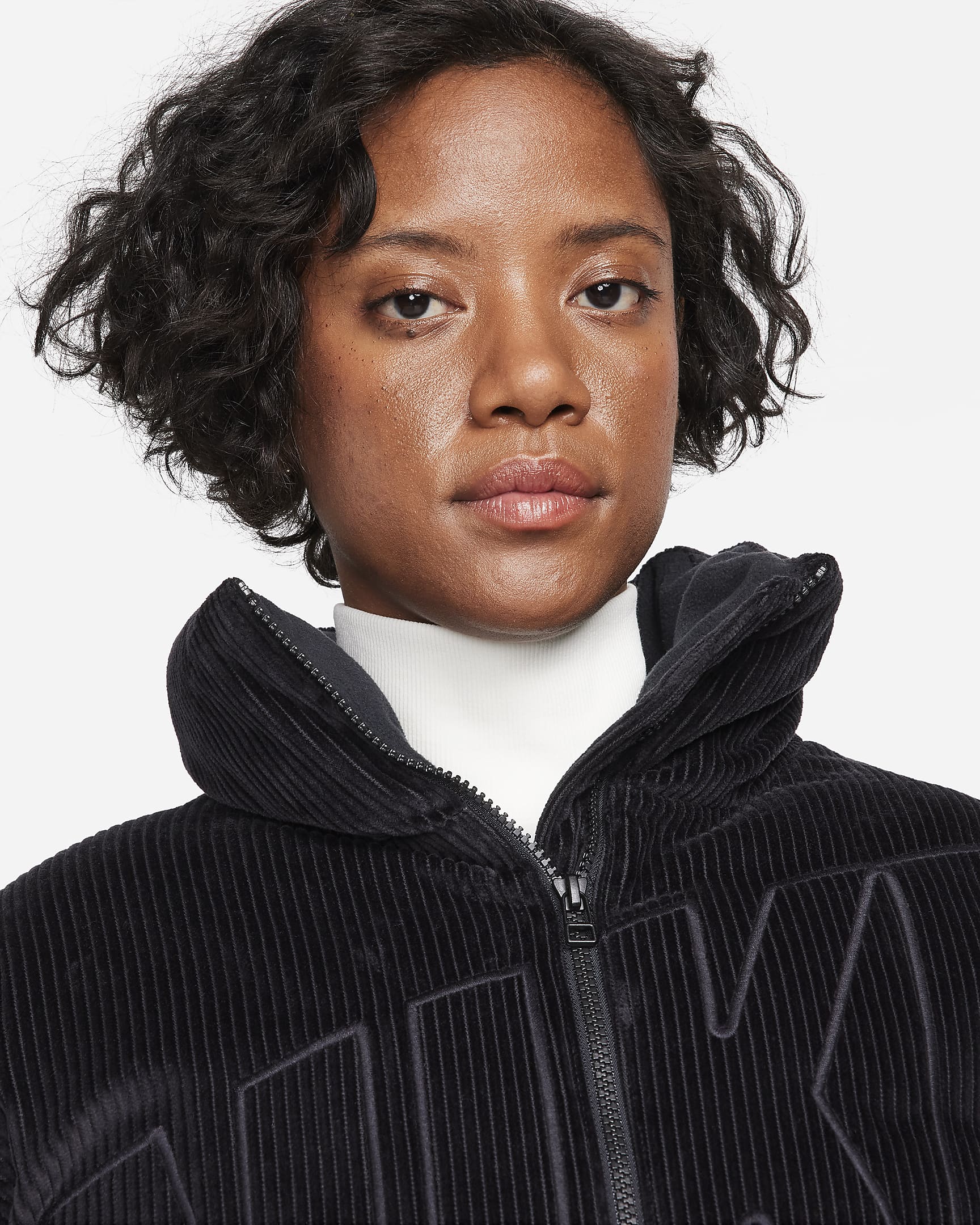 Doudoune oversize en velours côtelé Therma-FIT Nike Sportswear Essential pour femme - Noir/Noir