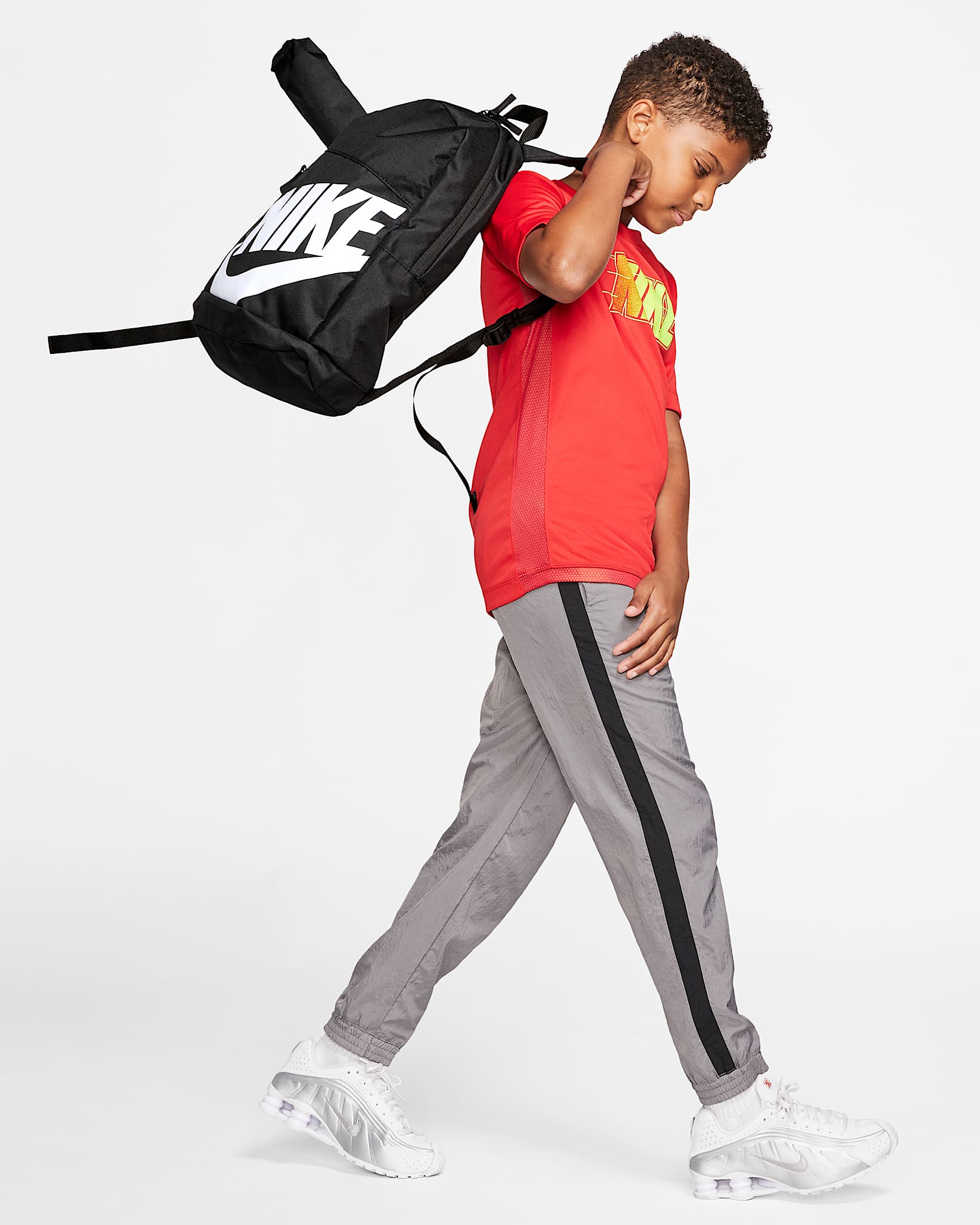 เป้สะพายหลังเด็ก Nike Elemental (20 ล.) - ดำ/ดำ/ขาว