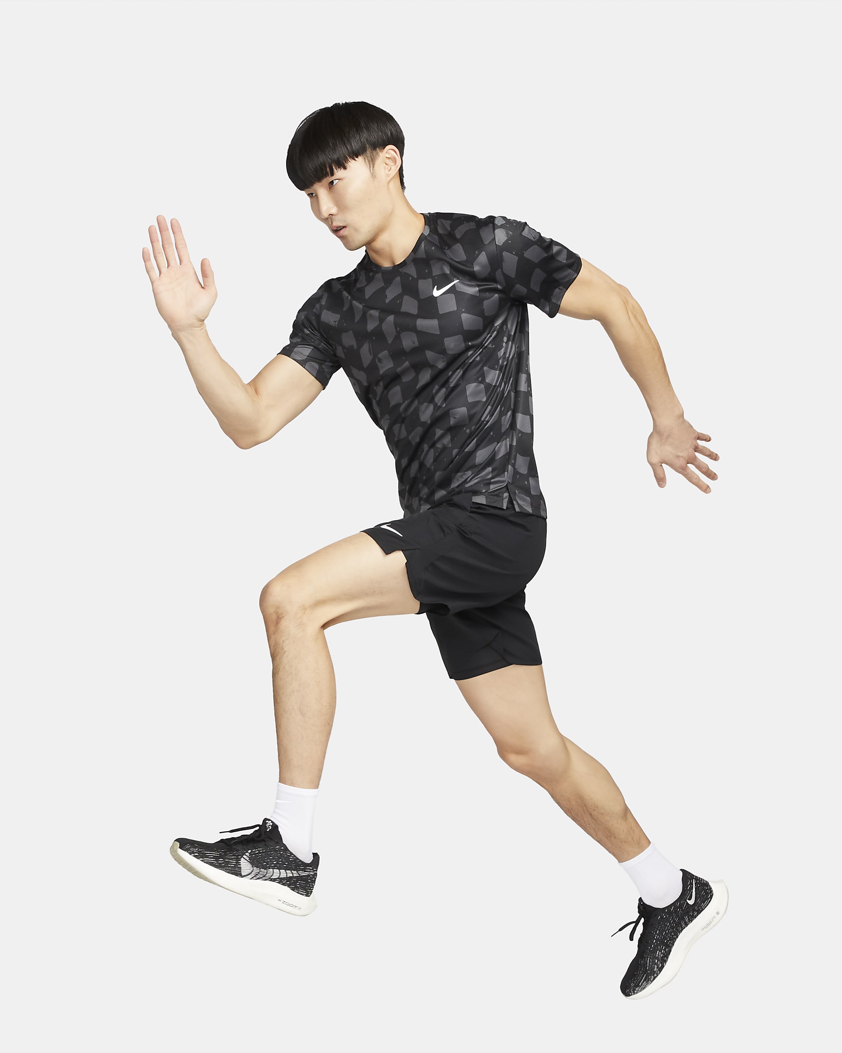 Nike Dri-FIT Miler Men's Short-Sleeve Running Top. Nike BG