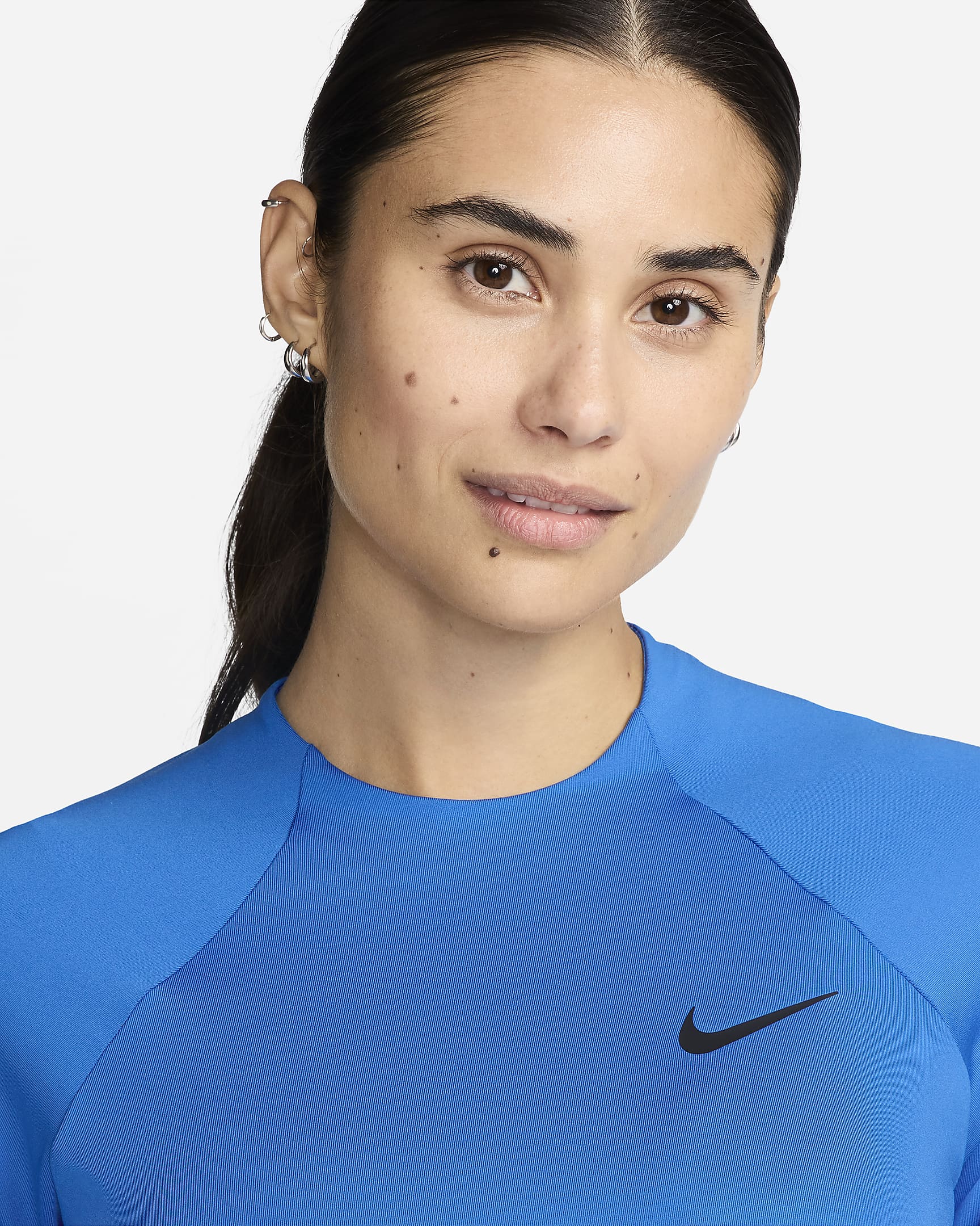 Nike Essential Women's LongSleeve Hydroguard Swim Shirt.