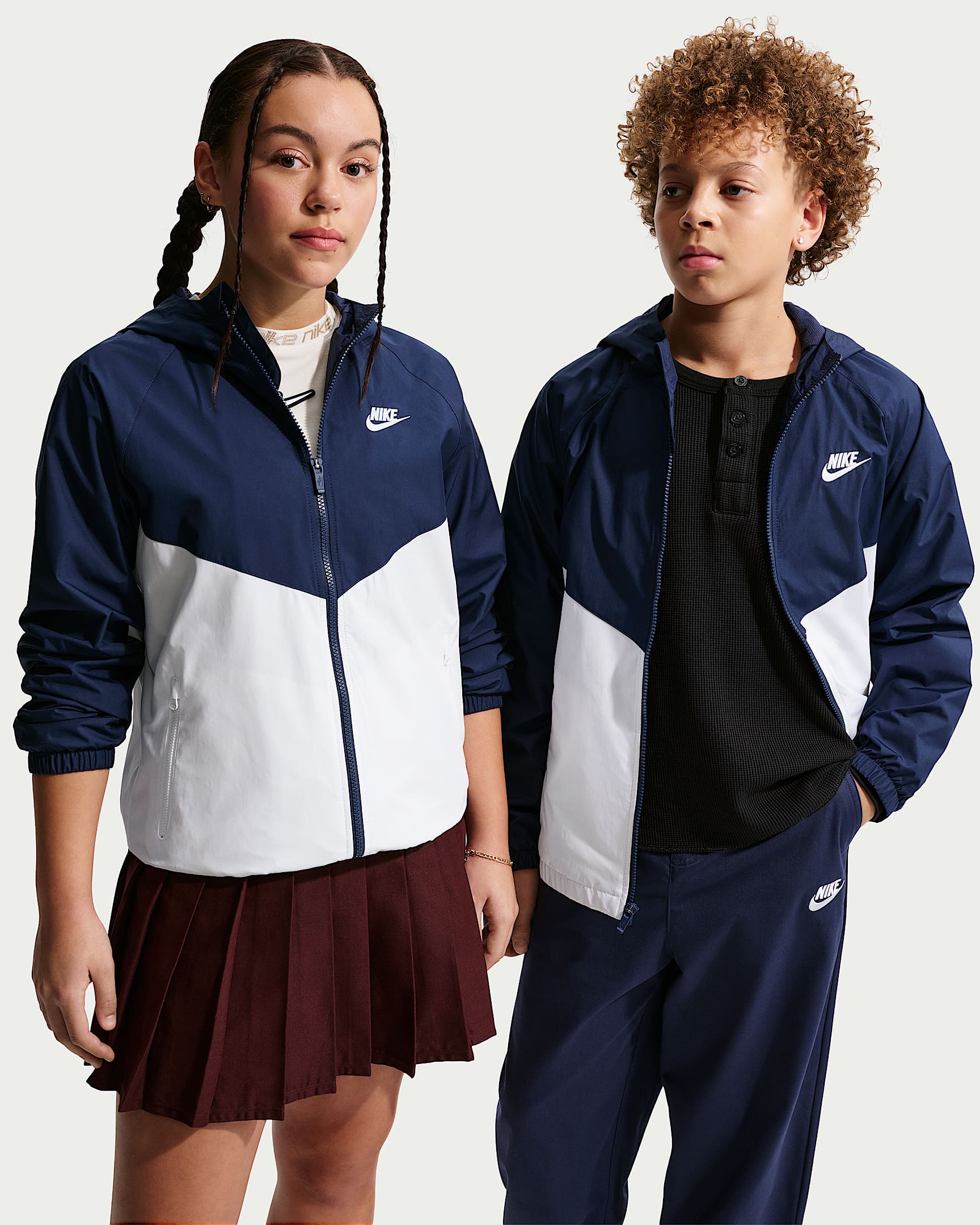 Nike Sportswear Windrunner Repel-Jacke mit Kapuze für ältere Kinder - Midnight Navy/Weiß/Weiß