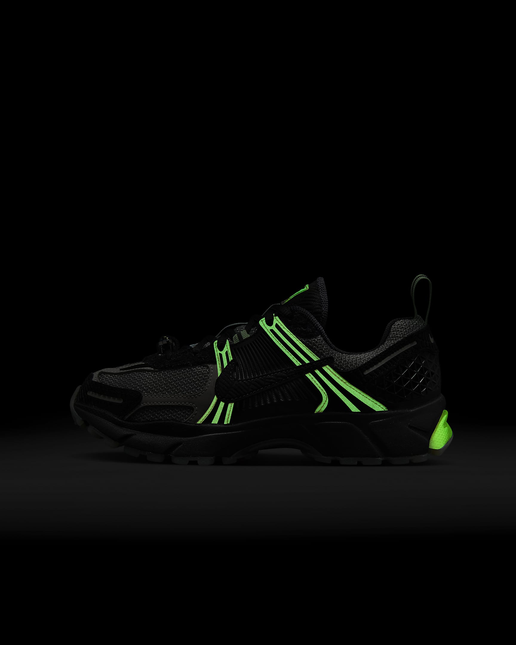 Nike Vomero 5 Big Kids' Shoes - Photon Dust/Black/Vapor Green/Black