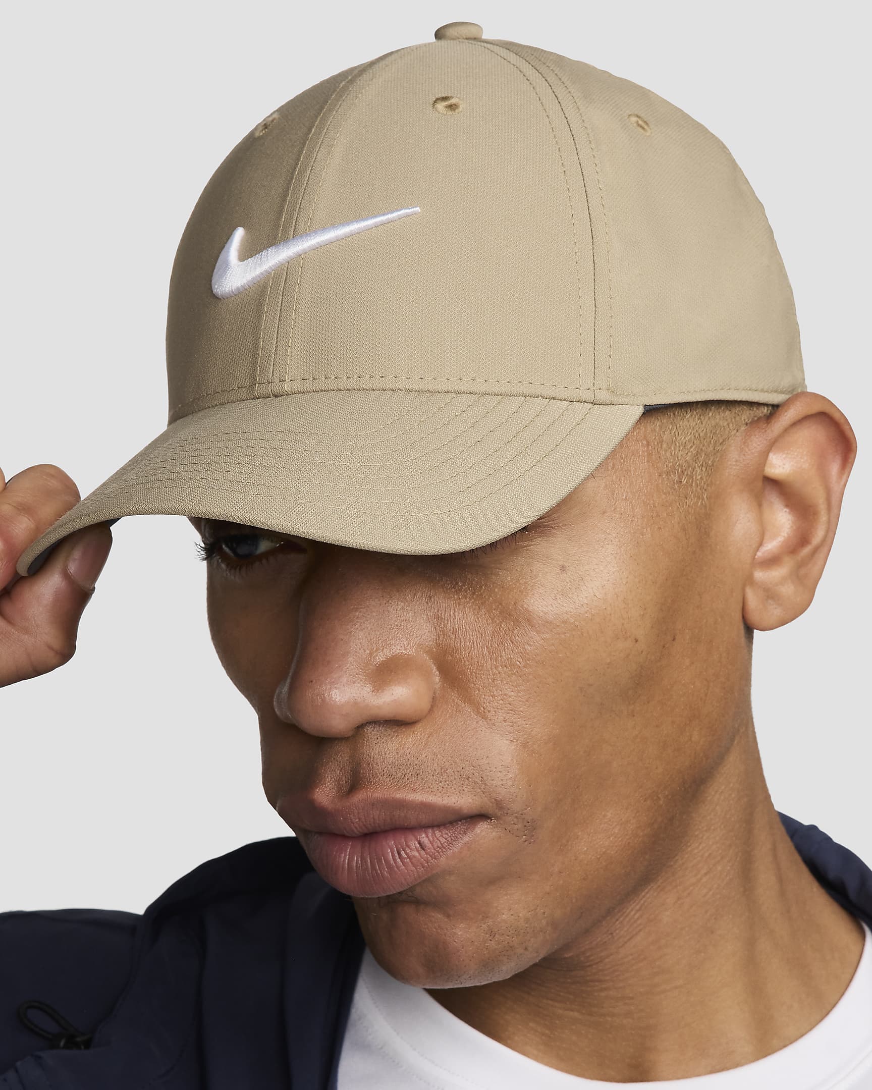 Nike Dri-FIT Club strukturált Swoosh sapka - Khaki/Fehér