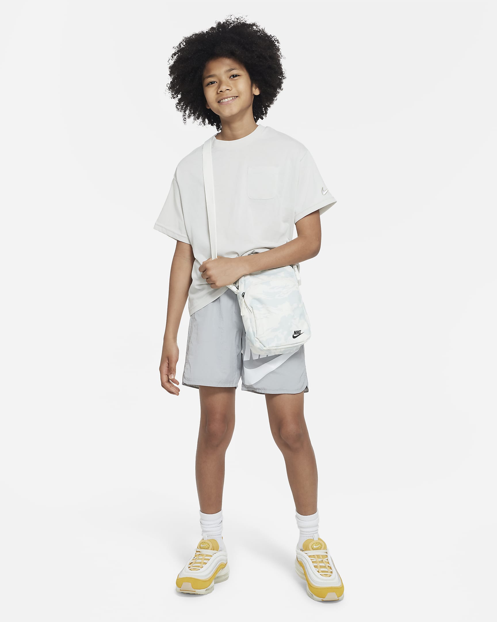 Nike Outdoor Play Older Kids' Short-Sleeve Top. Nike UK