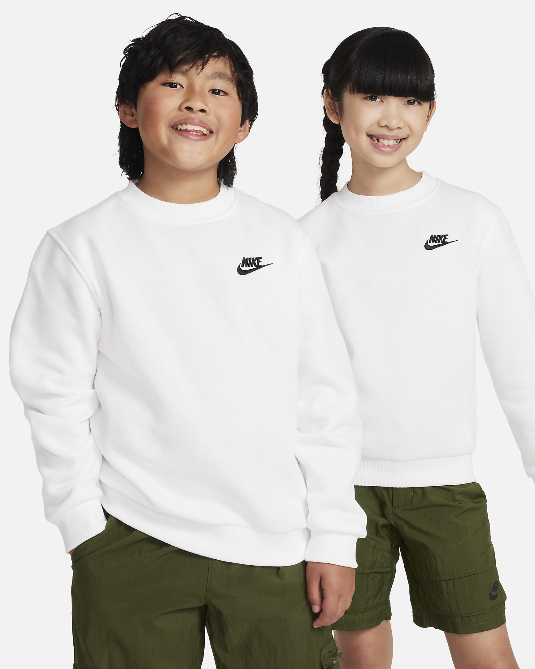 Nike Sportswear Club Fleece Older Kids' Sweatshirt - White/Black