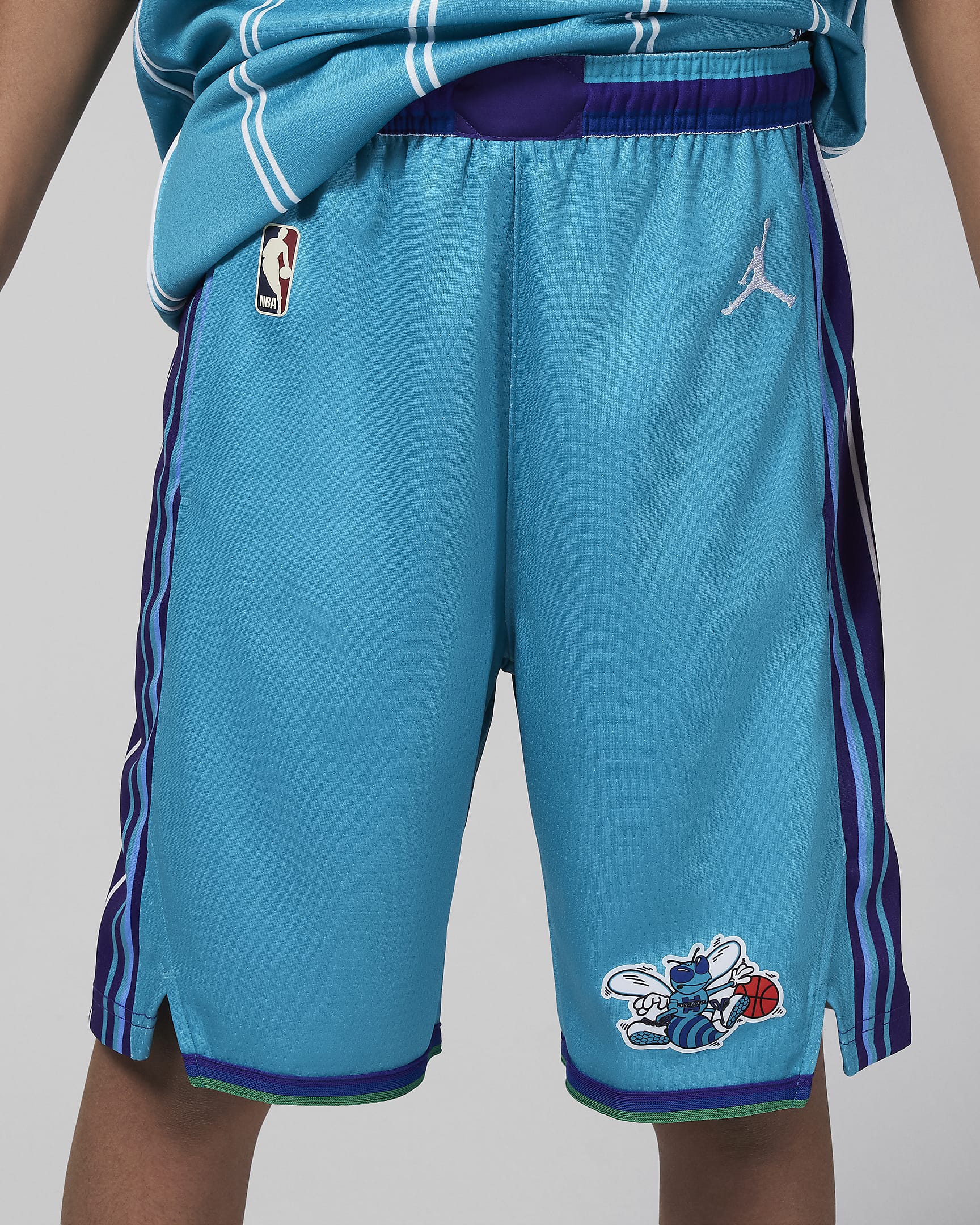 Charlotte Hornets 2023/24 Hardwood Classics Pantalón corto Swingman Jordan Dri-FIT de la NBA - Niño - Rapid Teal