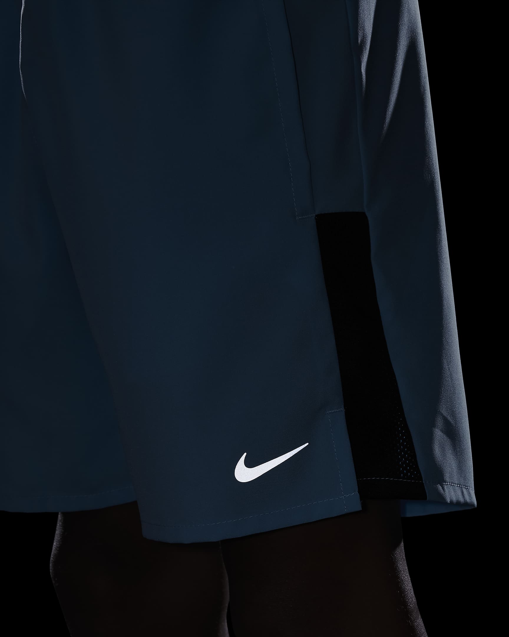 Tréninkové kraťasy Nike Dri-FIT Challenger pro větší děti (chlapce) - Baltic Blue/Černá