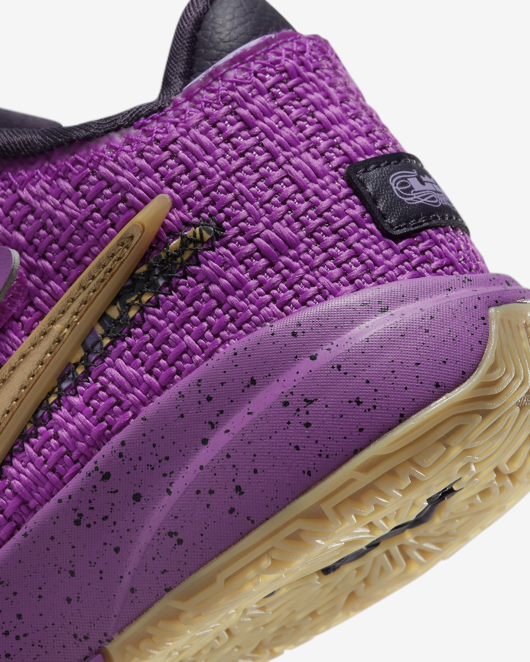 LeBron XX SE Little Kids' Shoes.