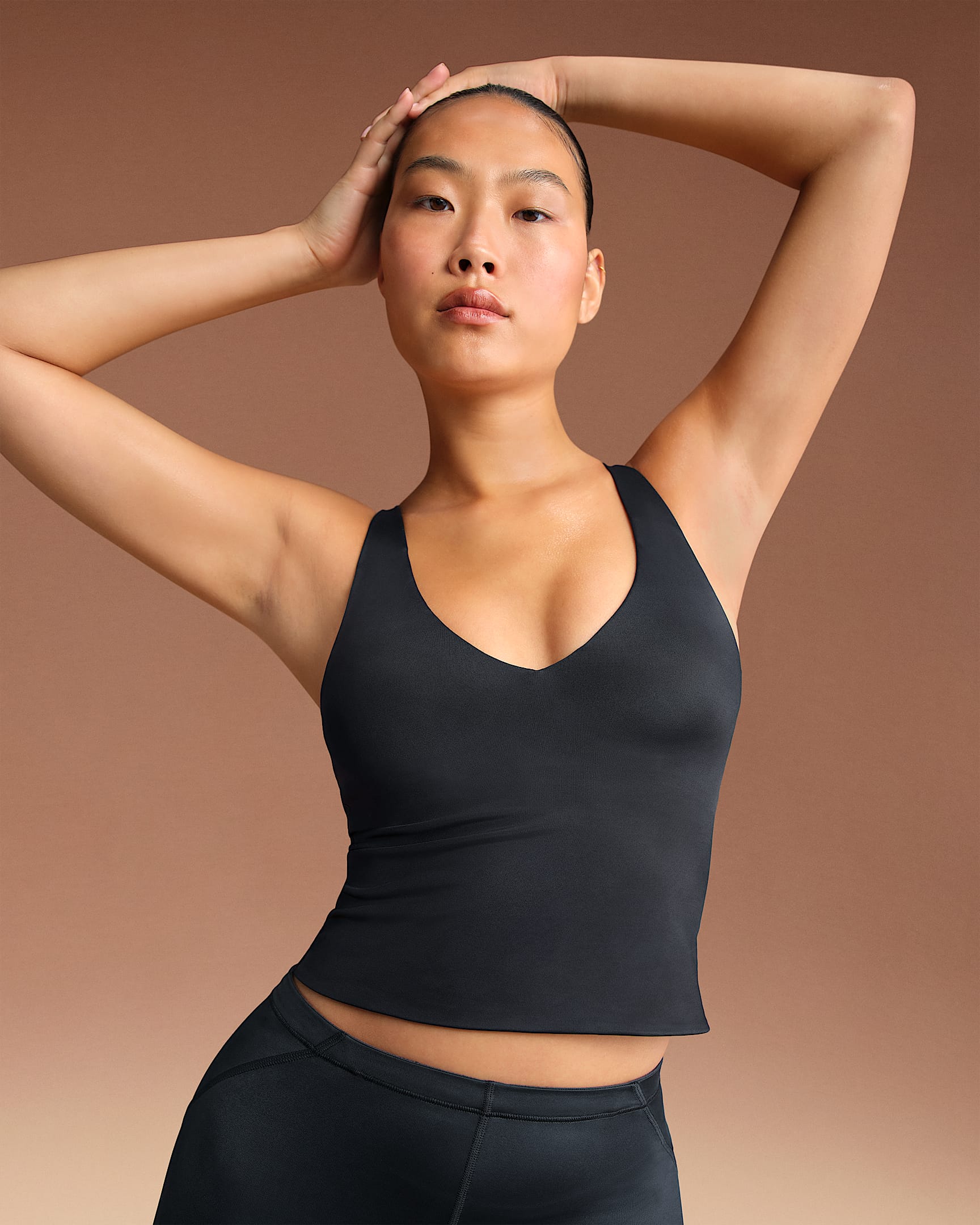 Camiseta de tirantes con cuello en V para mujer NikeSKIMS Shine - NSKM OBSIDIAN