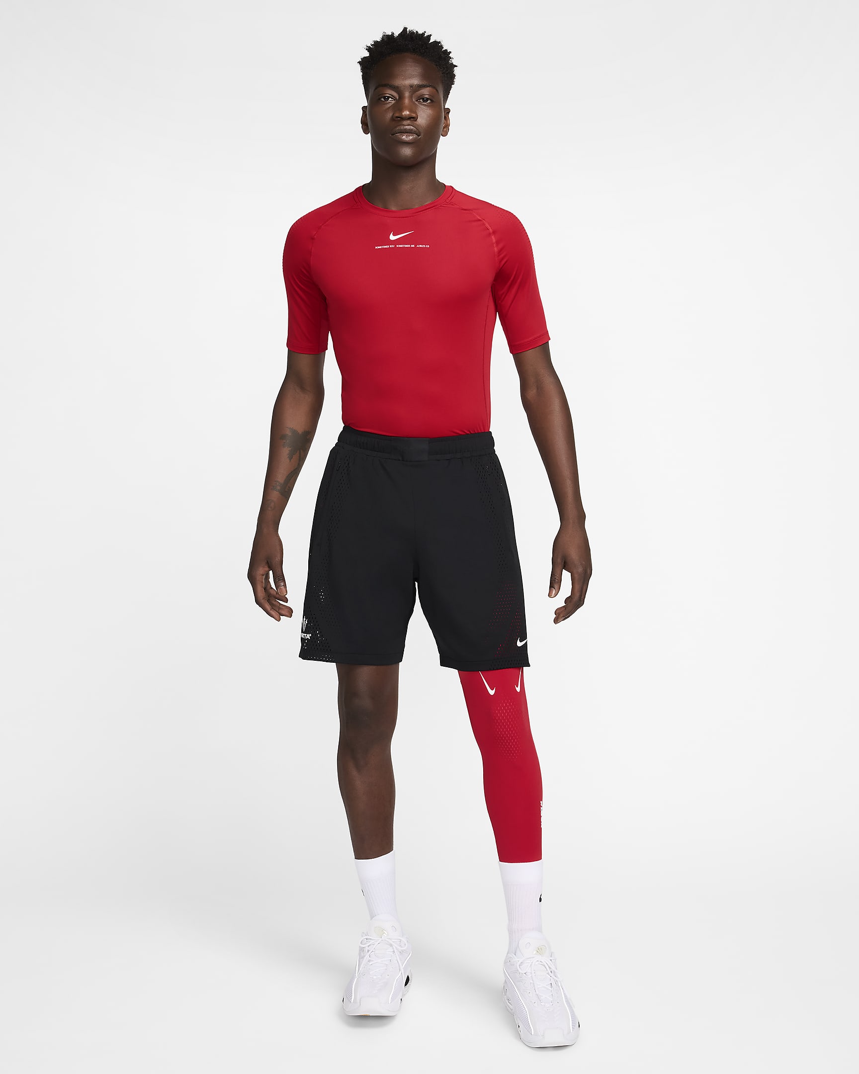 Haut de basketball première couche à manches courtes NOCTA pour Homme - University Red/Blanc